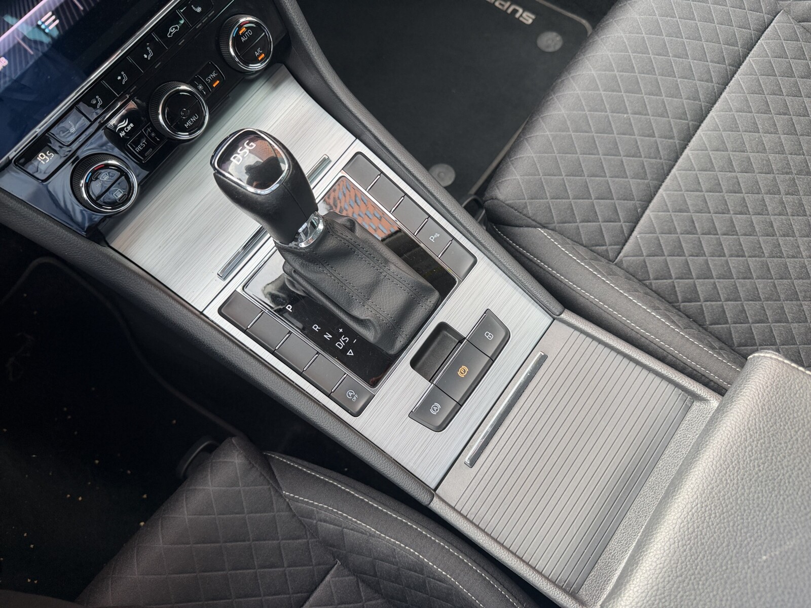 Škoda Superb - zdjęcie 19