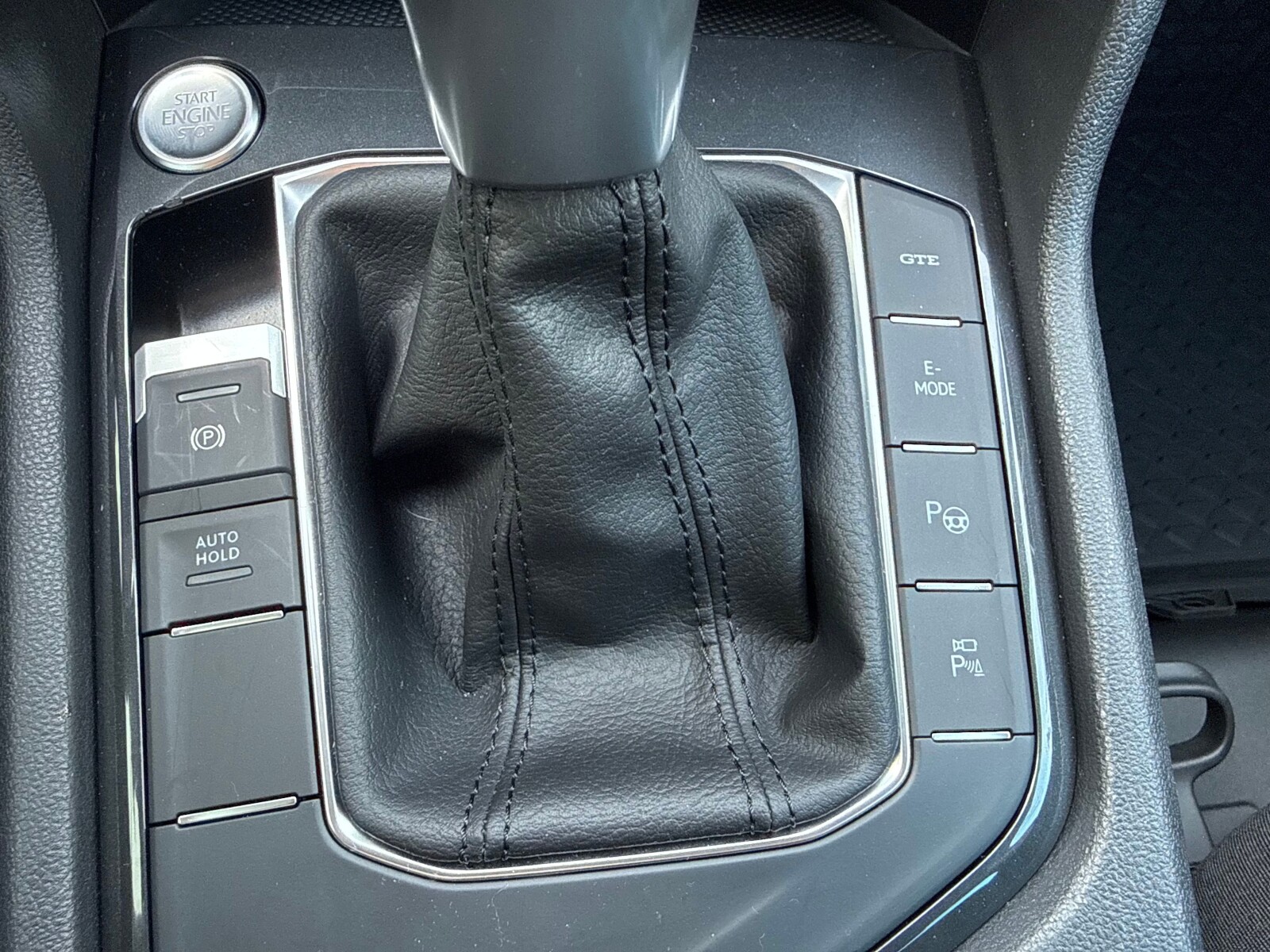 Volkswagen Tiguan - zdjęcie 22