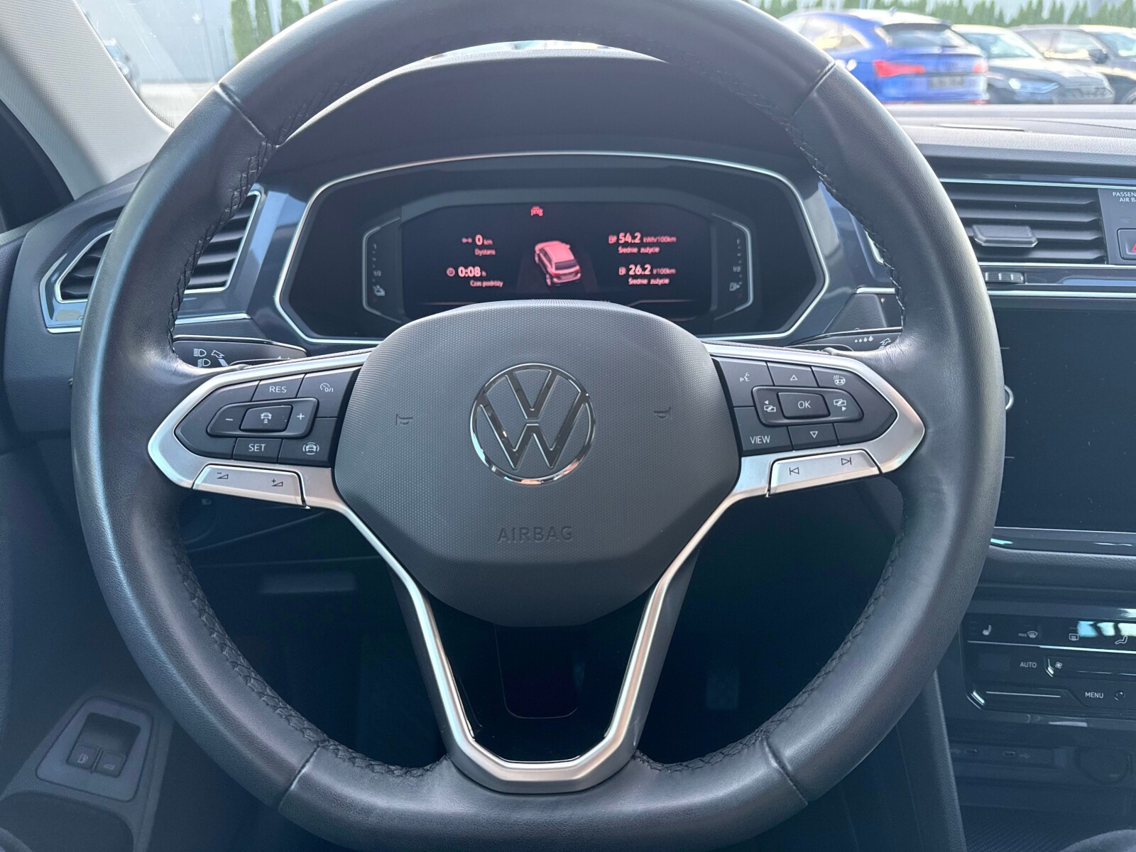 Volkswagen Tiguan - zdjęcie 17