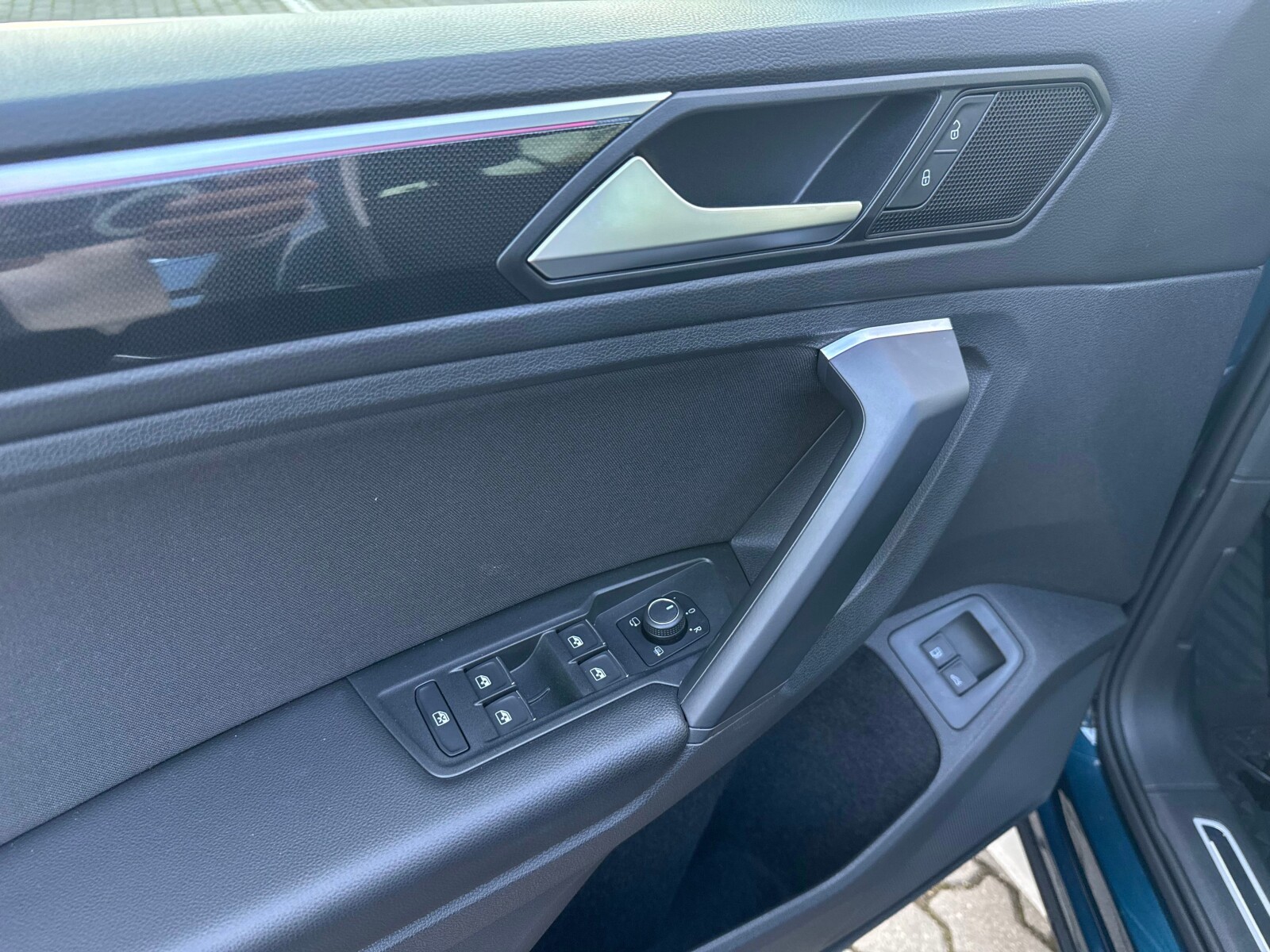 Volkswagen Tiguan - zdjęcie 11
