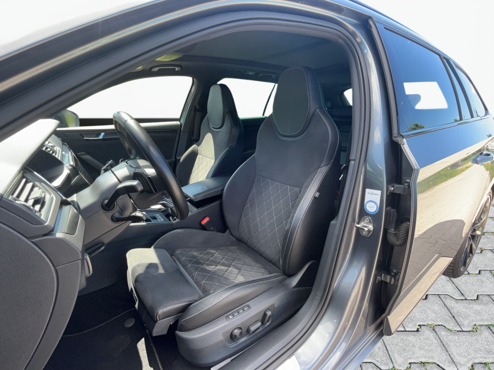 Škoda Superb Combi - zdjęcie 15