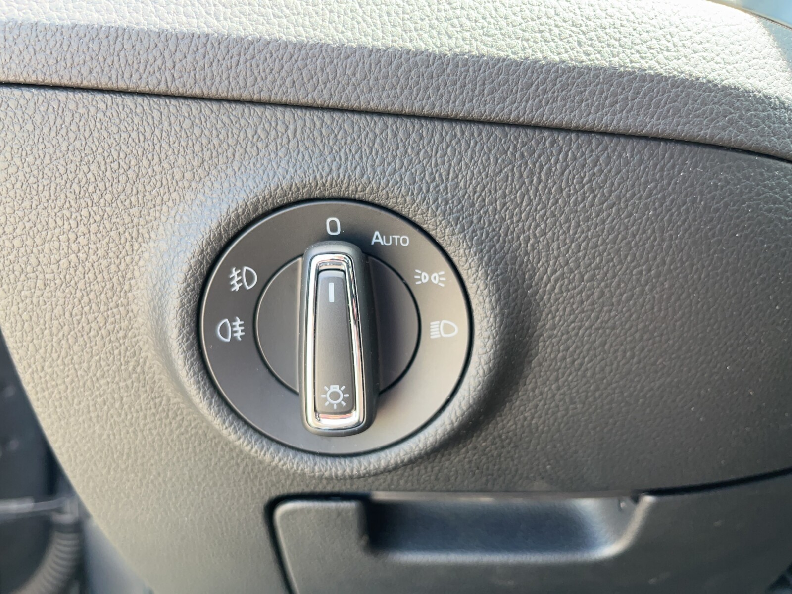 Škoda Superb Combi - zdjęcie 19