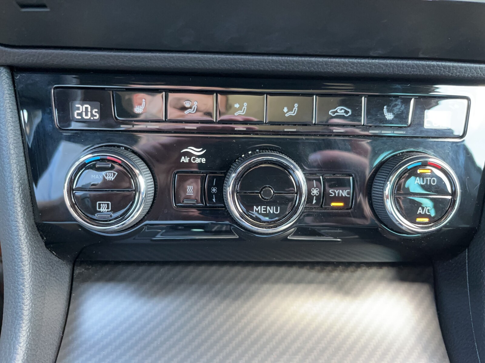 Škoda Superb Combi - zdjęcie 32