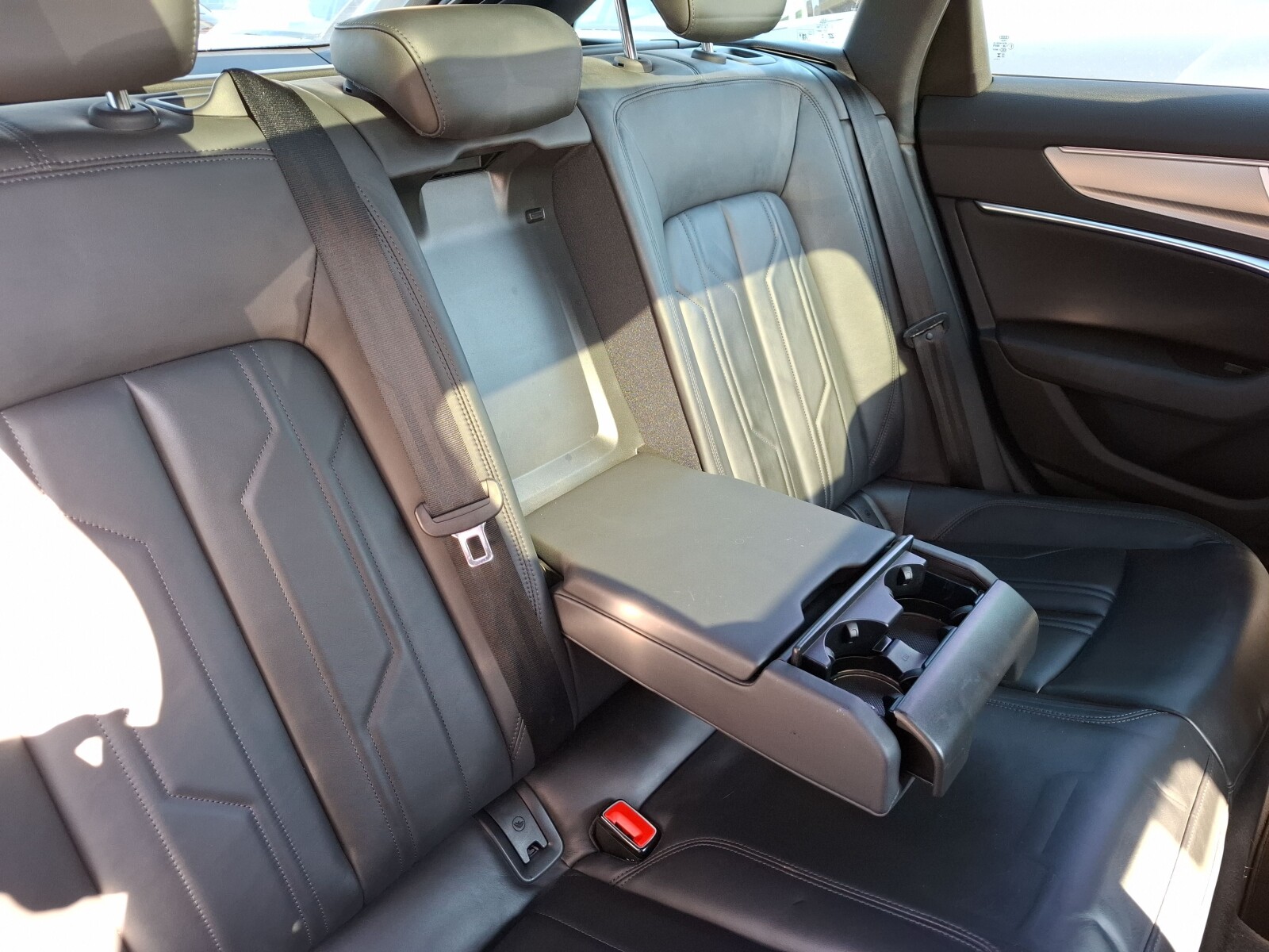 Audi A6 Avant - zdjęcie 22