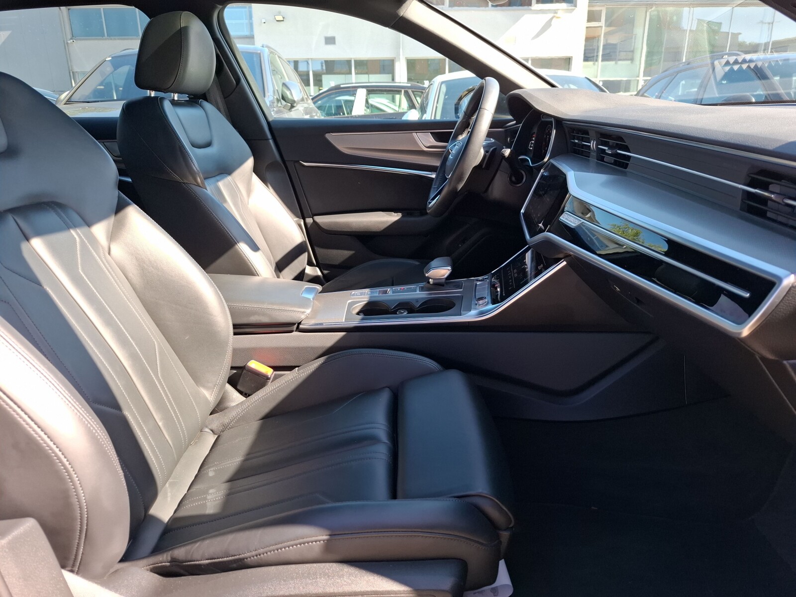 Audi A6 Avant - zdjęcie 19