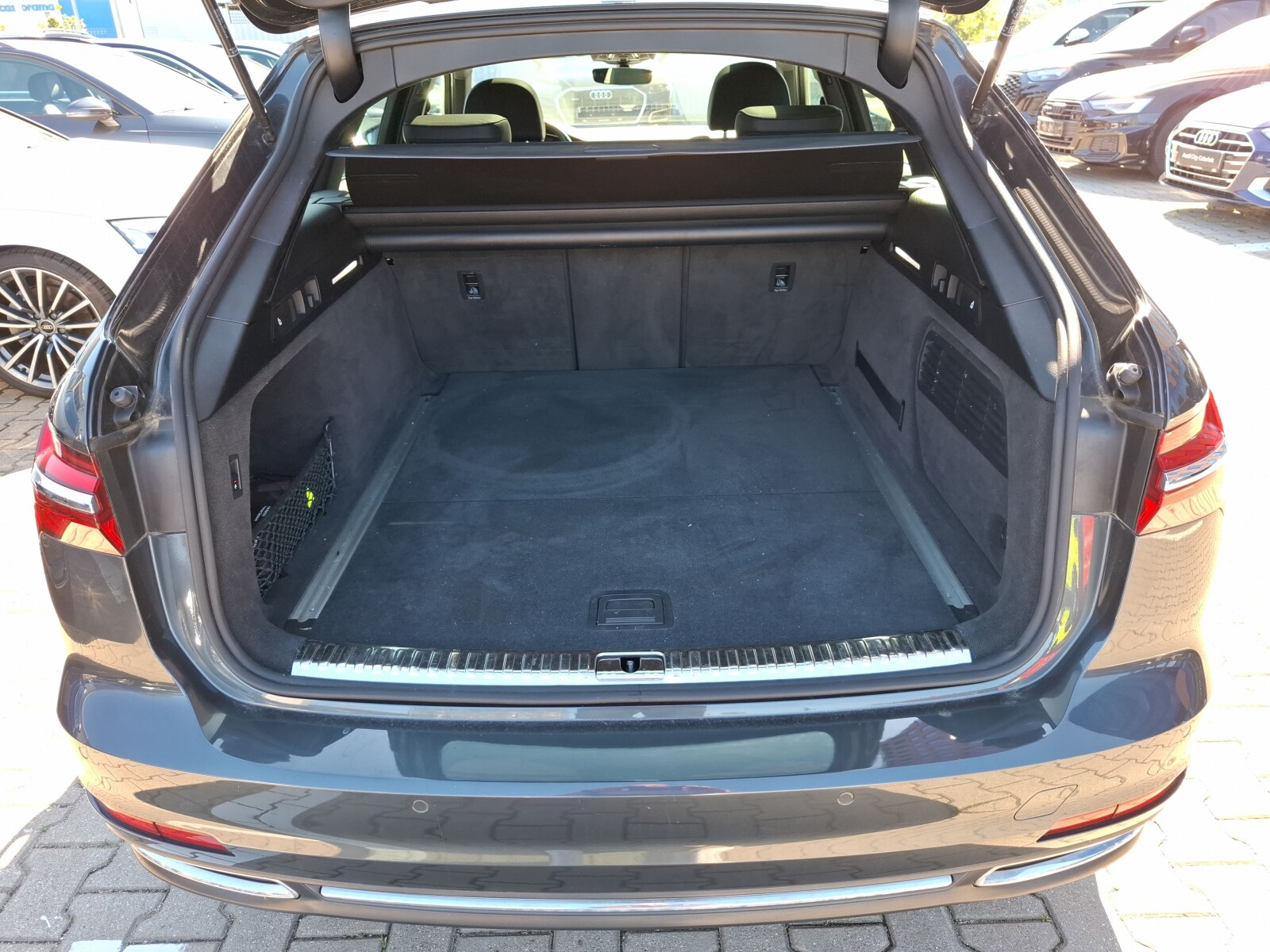 Audi A6 Avant - zdjęcie 9