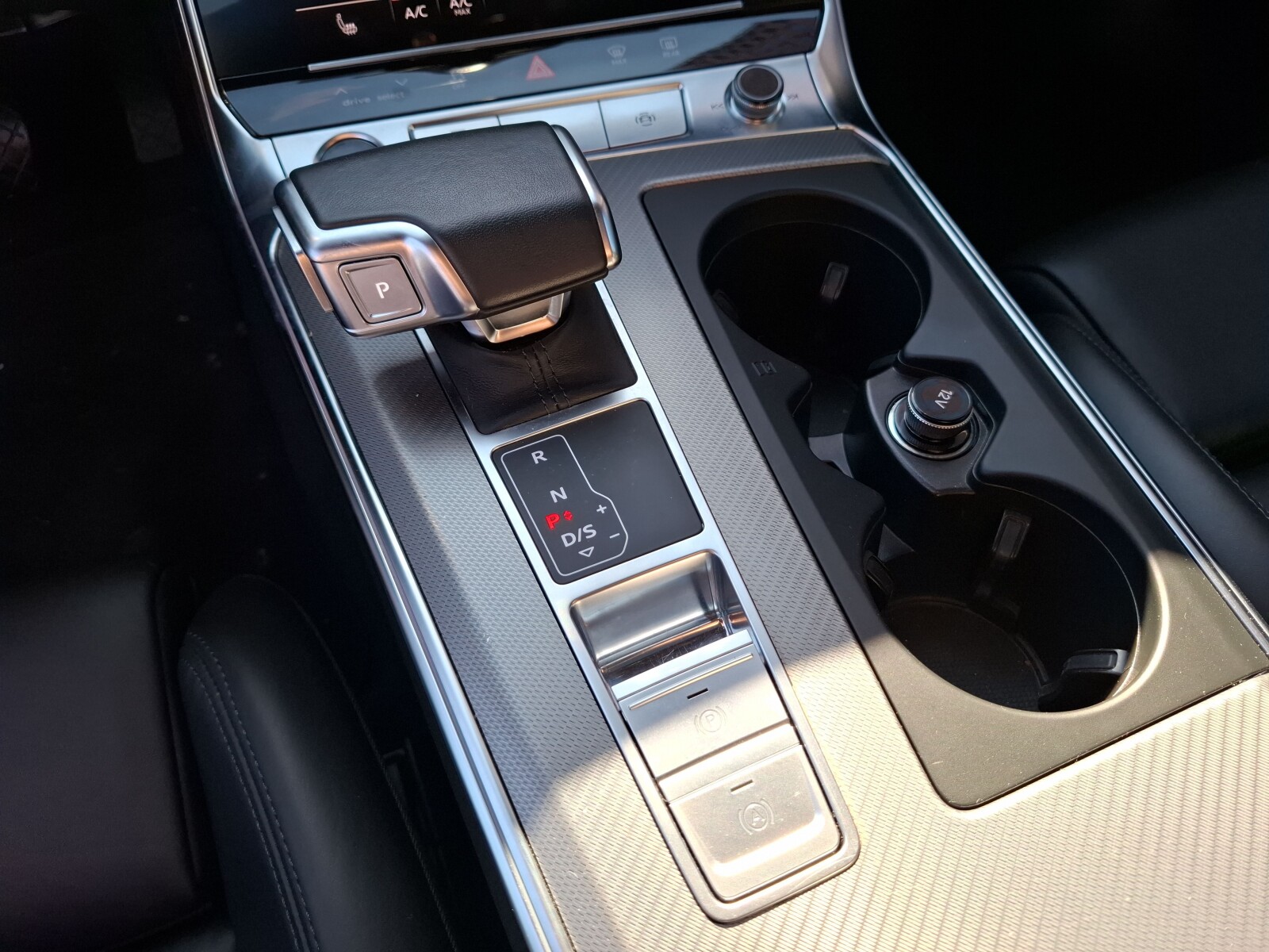 Audi A6 Avant - zdjęcie 18