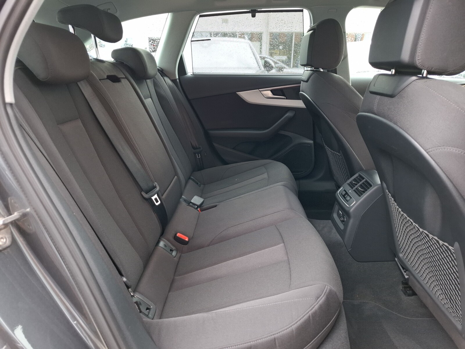 Audi A4 Avant - zdjęcie 17