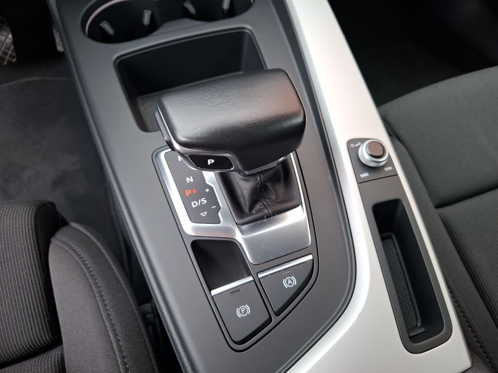 Audi A4 Avant - zdjęcie 22