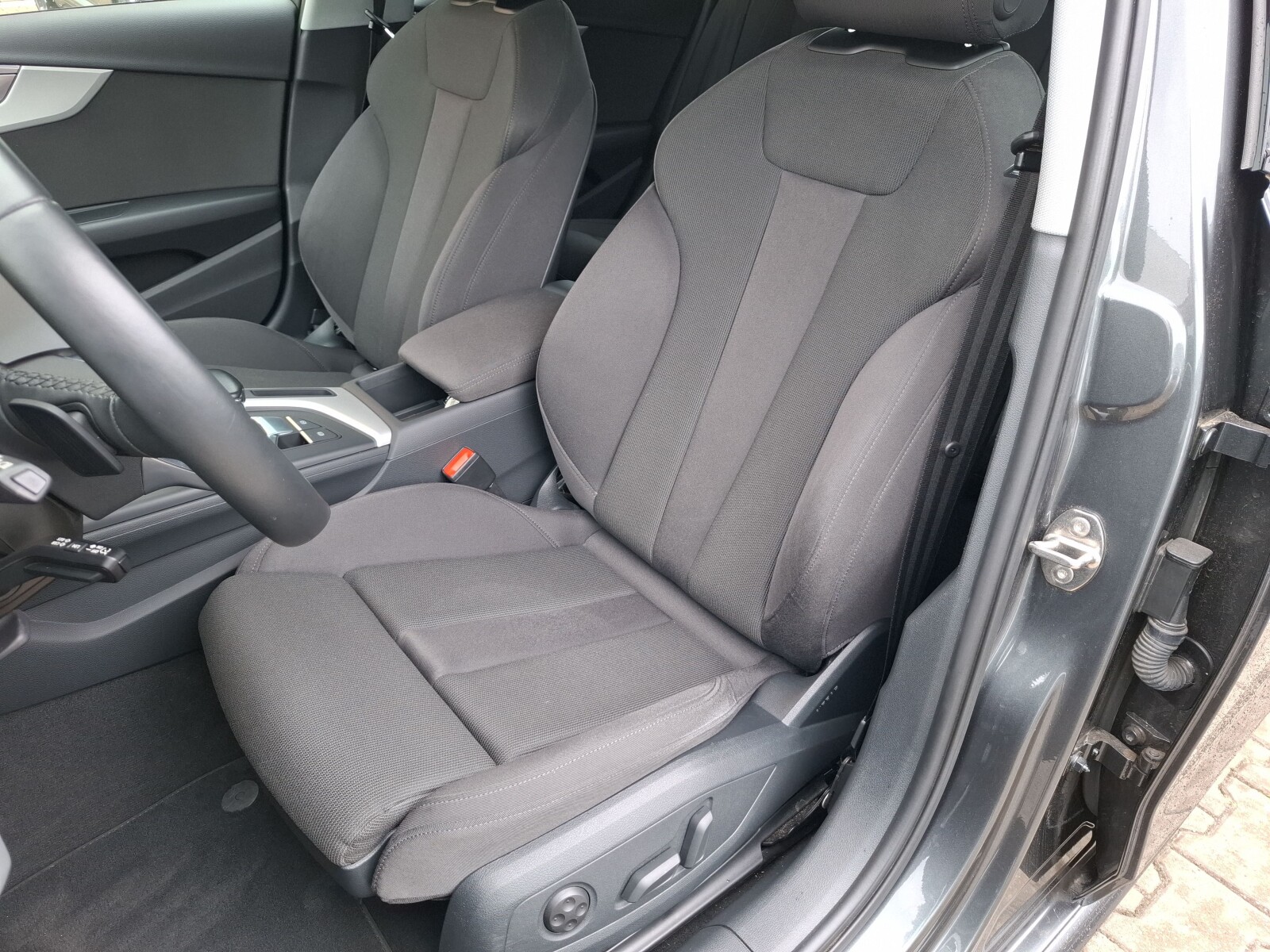 Audi A4 Avant - zdjęcie 18