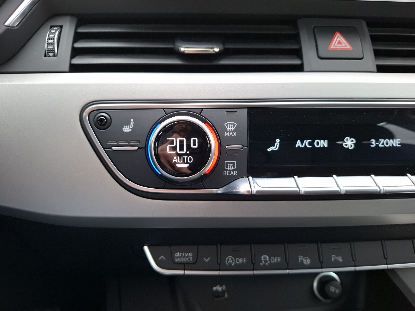 Audi A4 Avant - zdjęcie 32