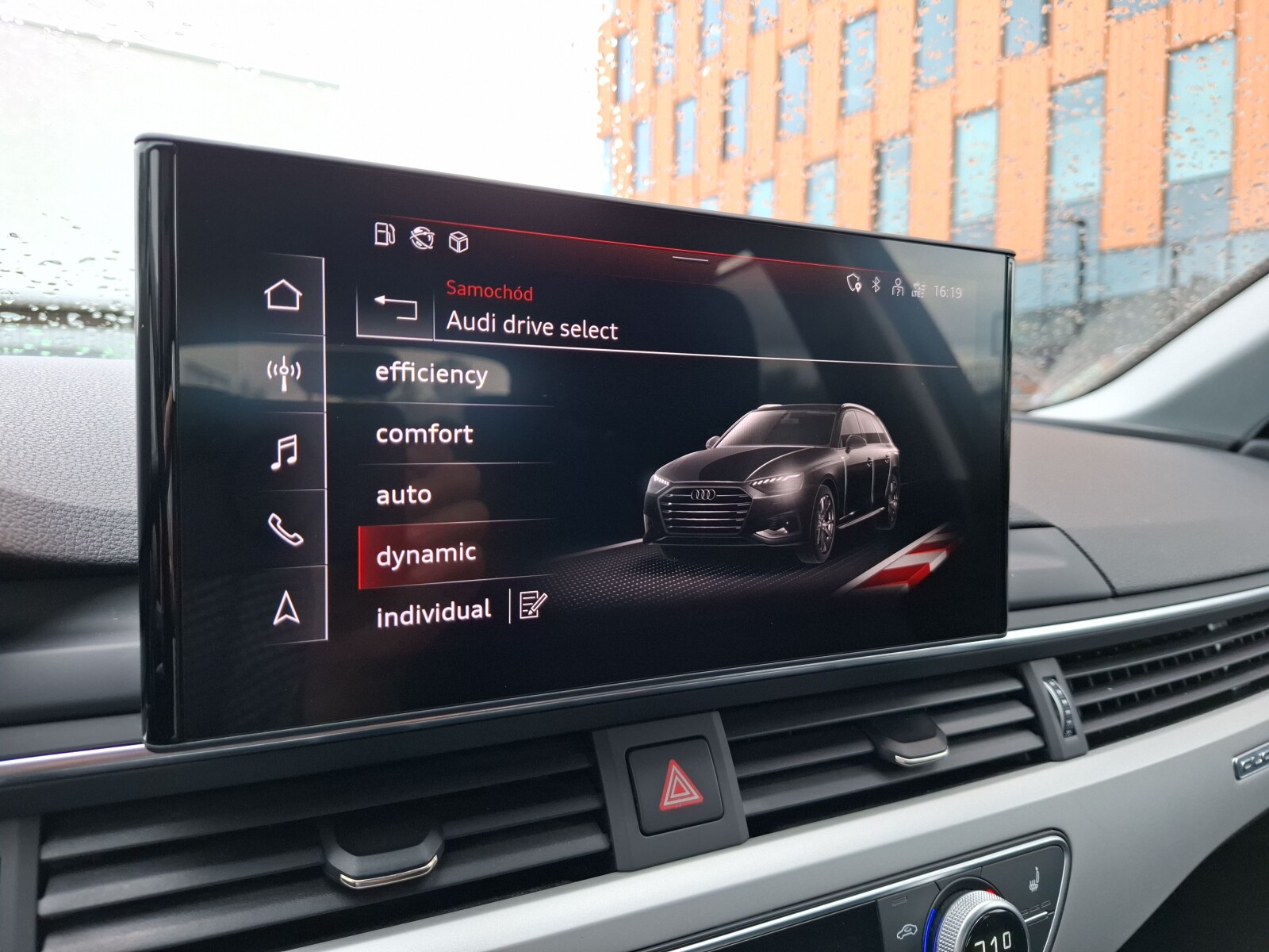 Audi A4 Avant - zdjęcie 35