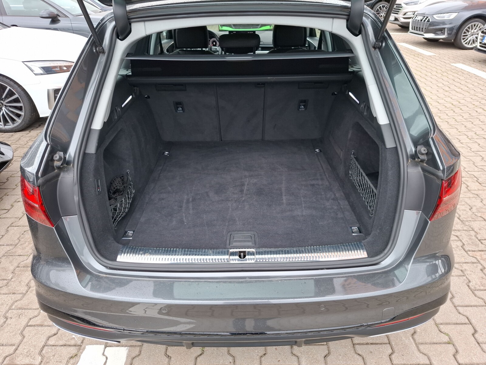 Audi A4 Avant - zdjęcie 10