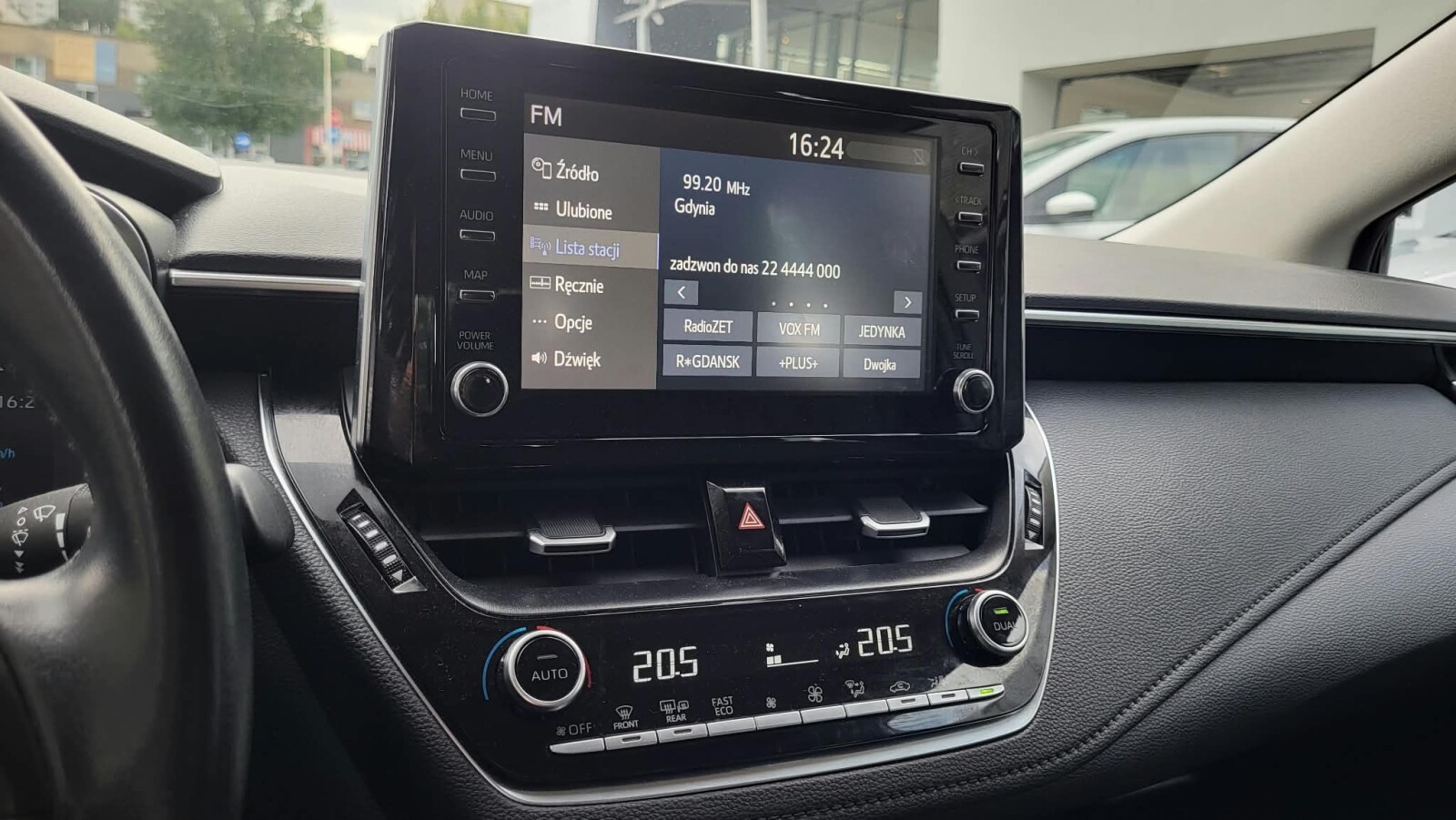 Toyota Corolla - zdjęcie 19