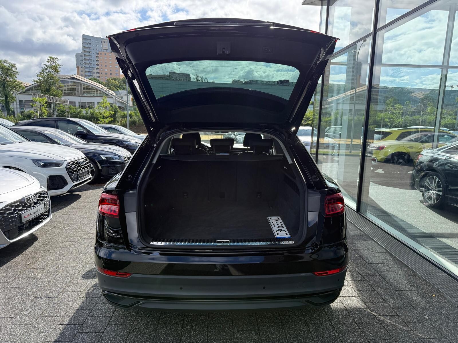 Audi Q8 - zdjęcie 10