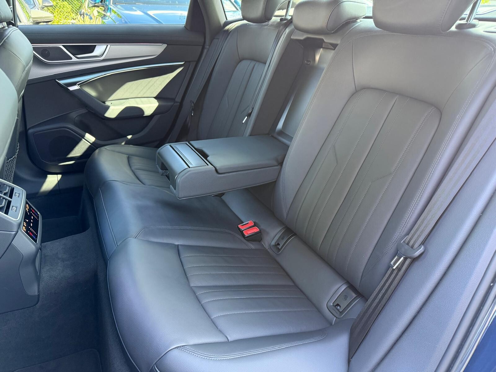 Audi A6 Limousine - zdjęcie 18