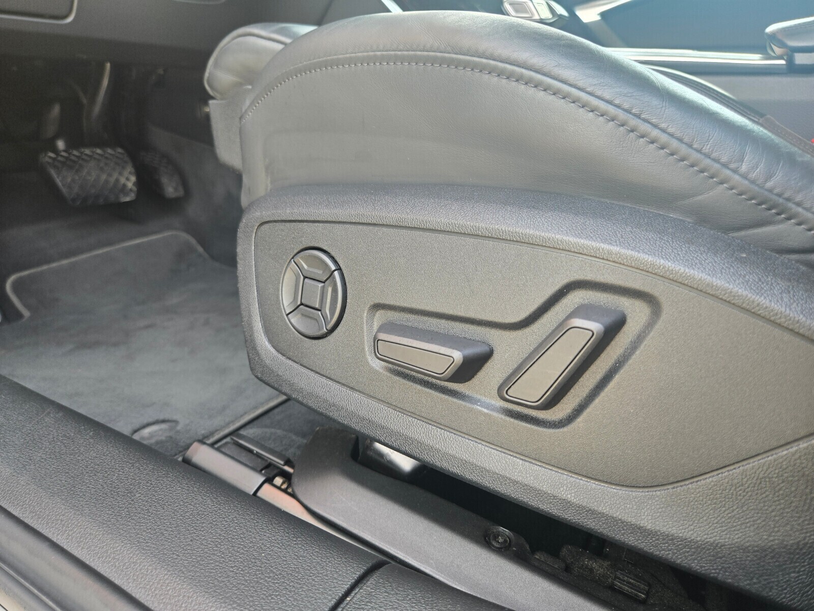 Audi A6 Avant - zdjęcie 20