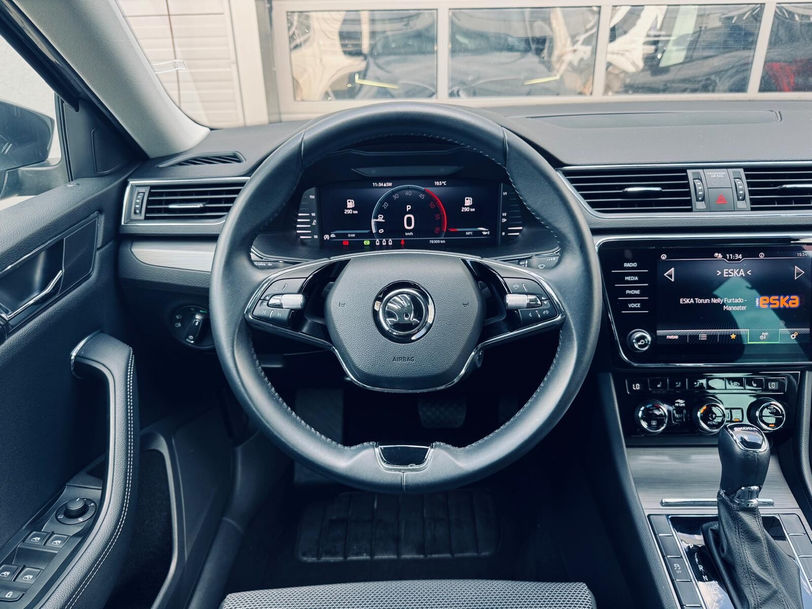 Škoda Superb - zdjęcie 21