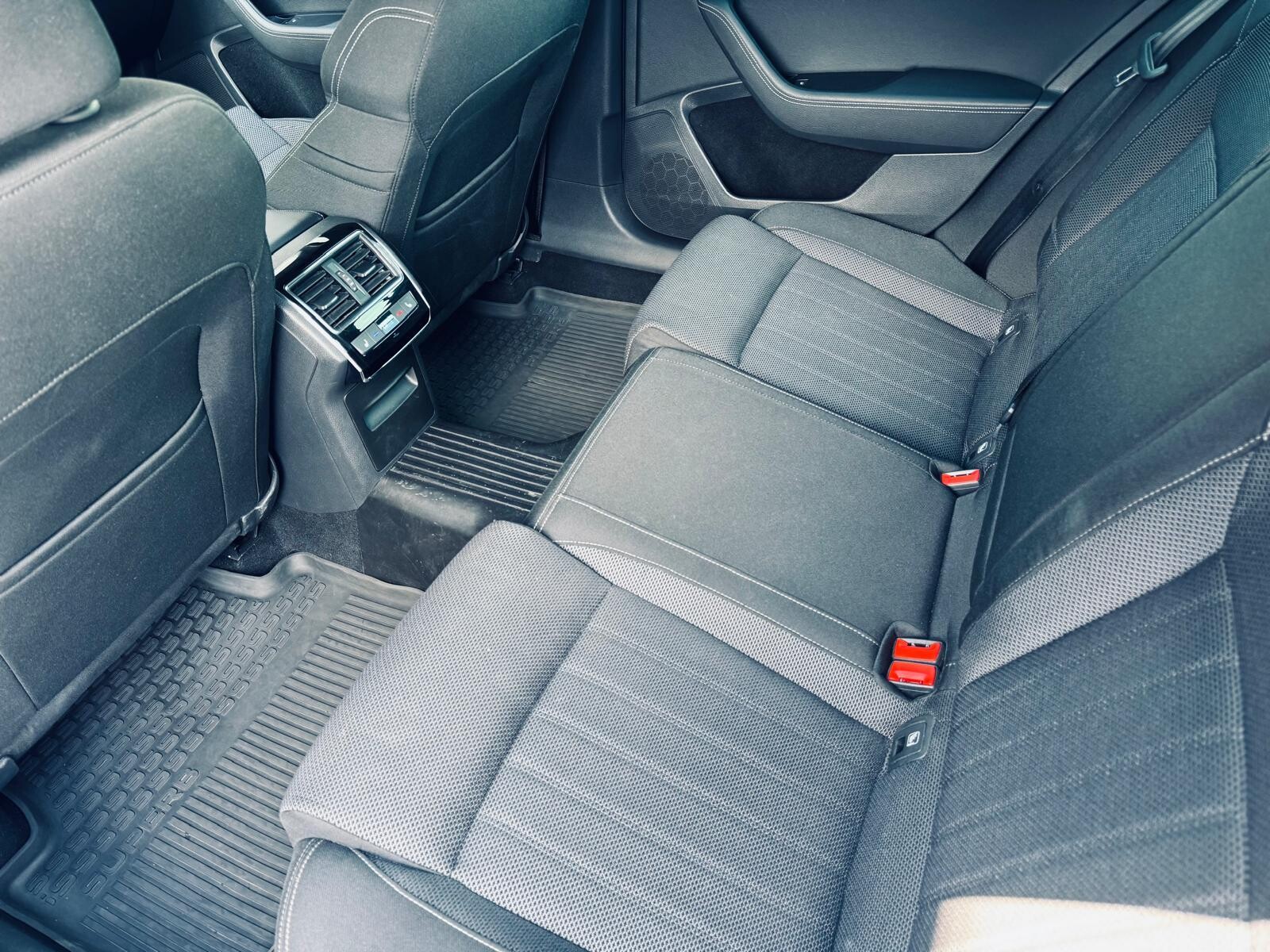 Škoda Superb - zdjęcie 15