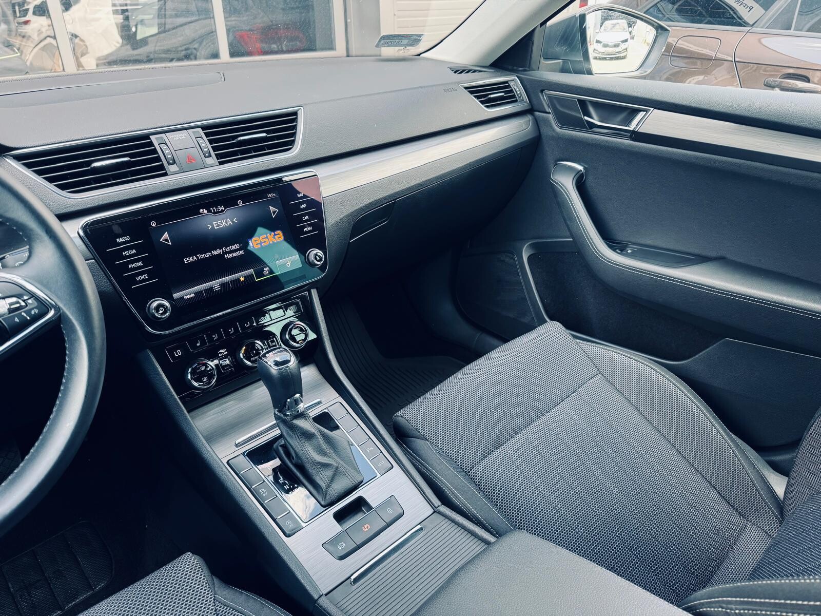 Škoda Superb - zdjęcie 22