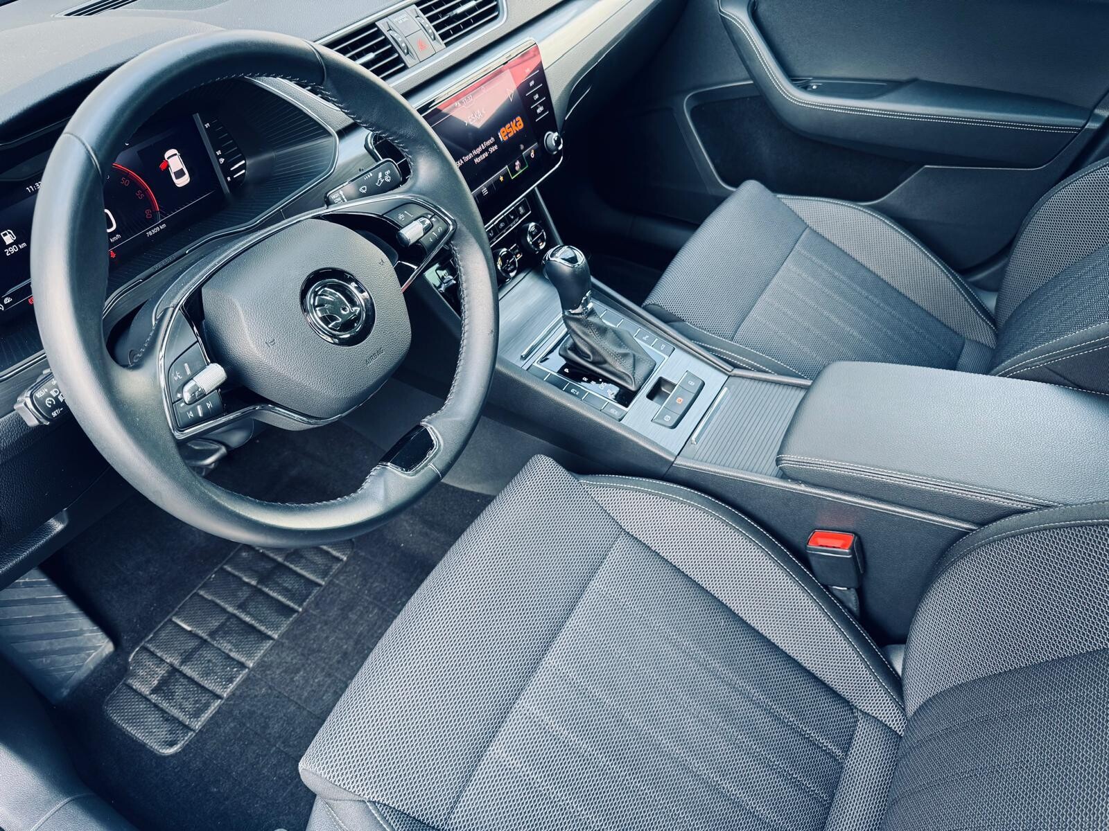 Škoda Superb - zdjęcie 12
