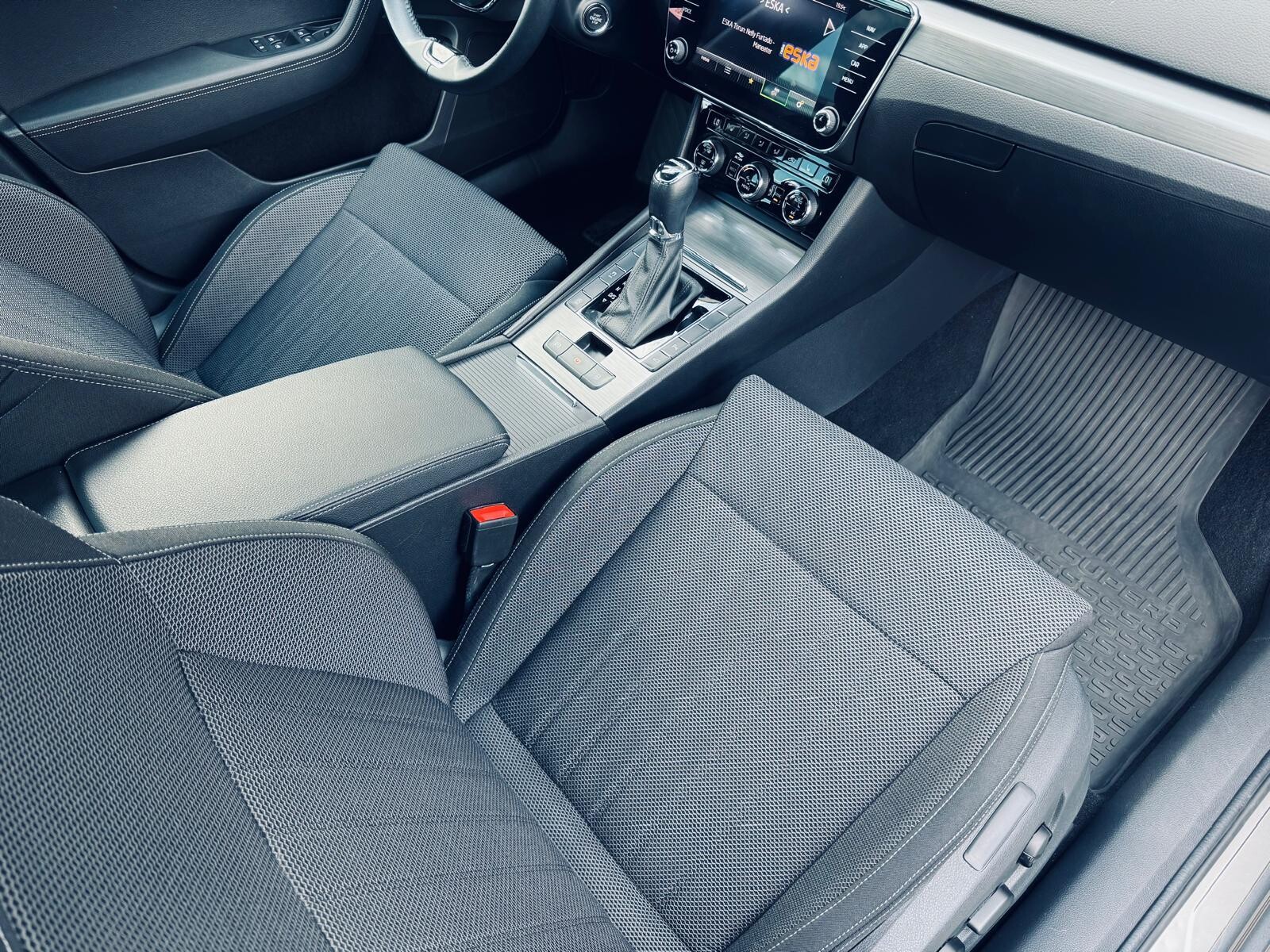 Škoda Superb - zdjęcie 17