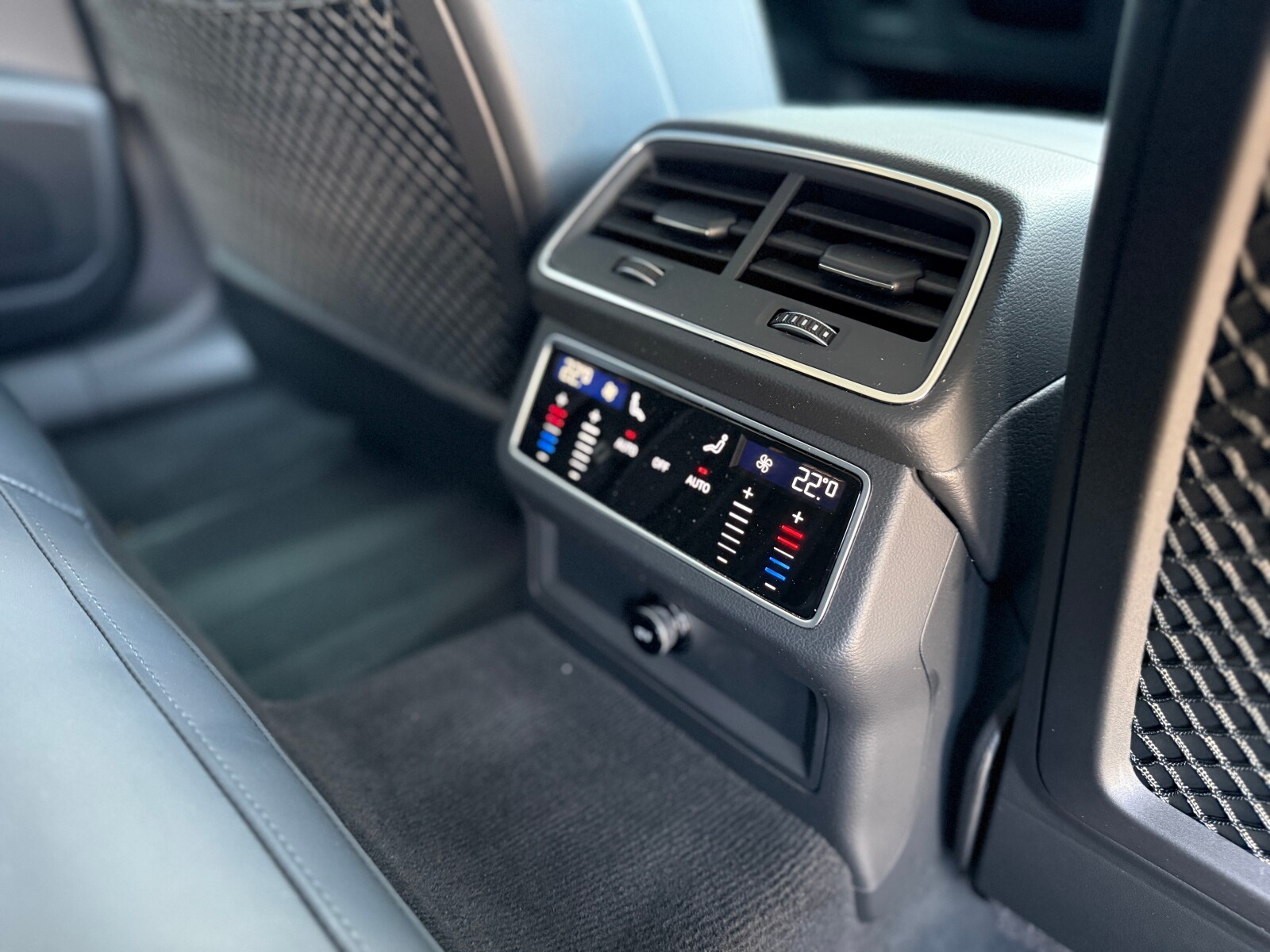 Audi A6 Avant - zdjęcie 14