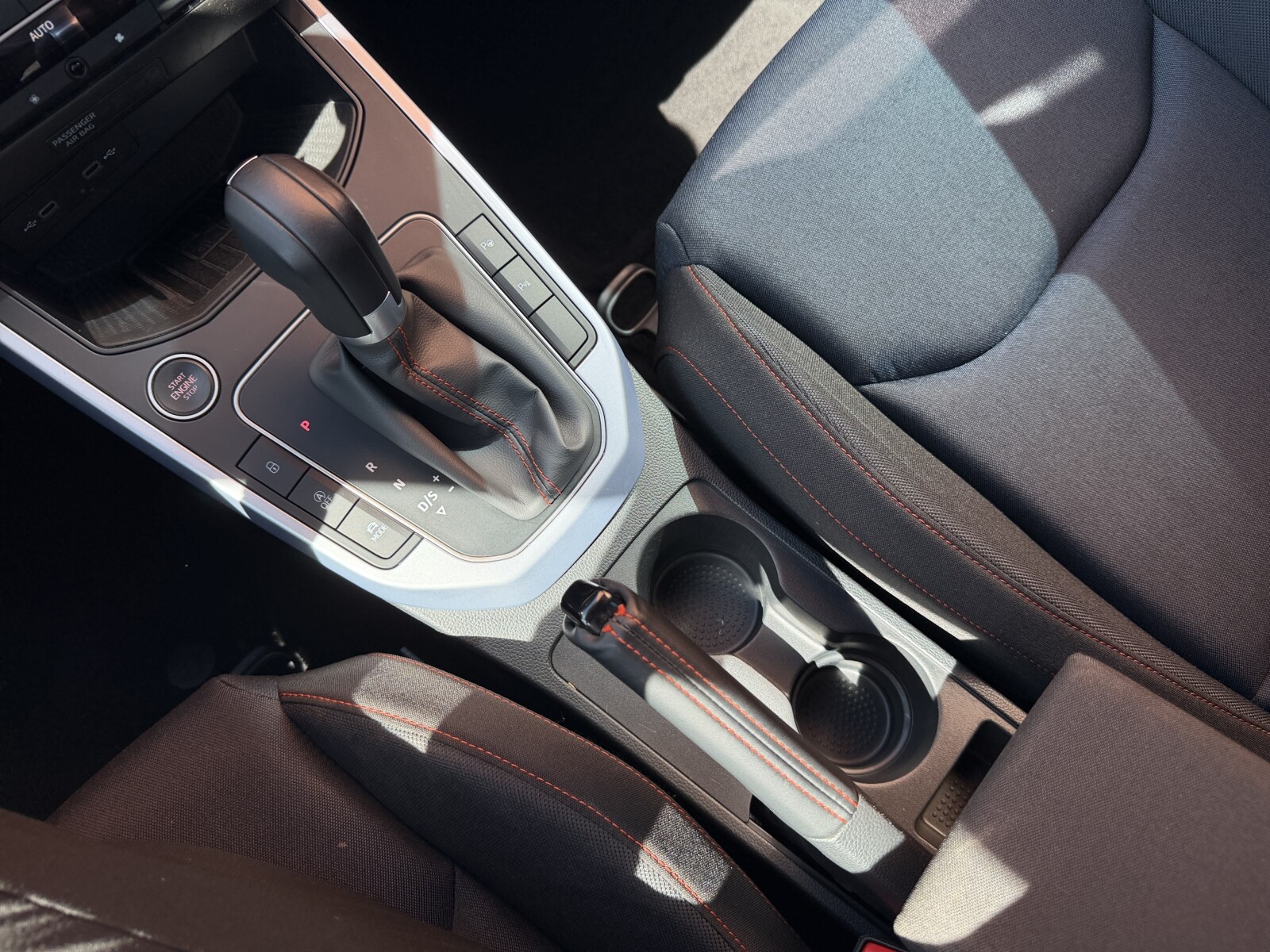 Seat Arona - zdjęcie 18
