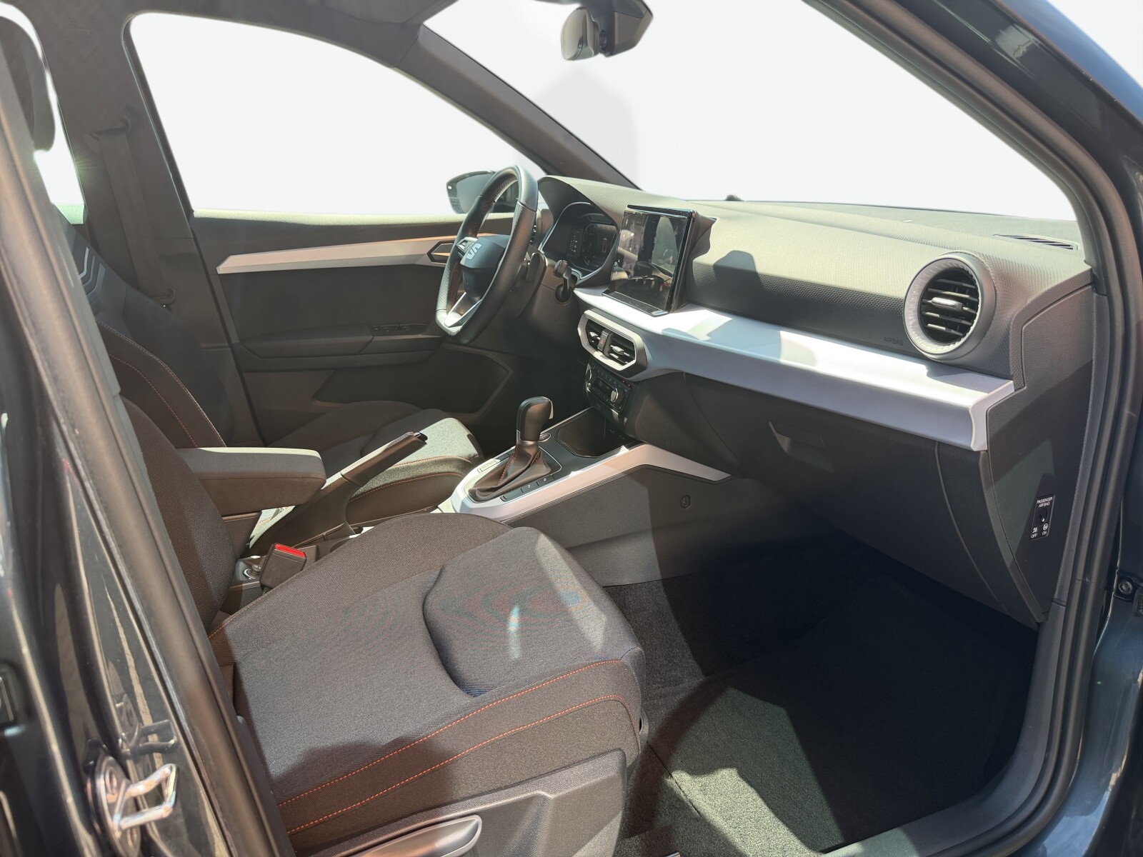 Seat Arona - zdjęcie 36