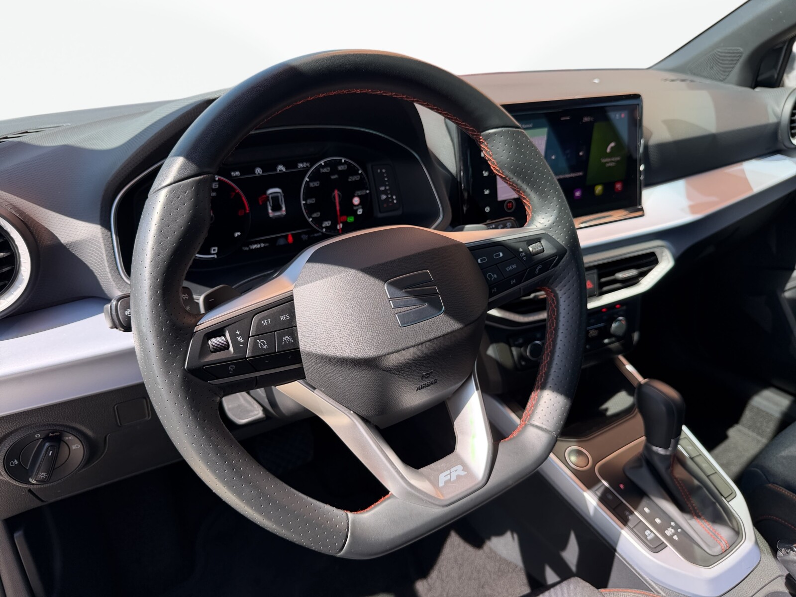 Seat Arona - zdjęcie 10