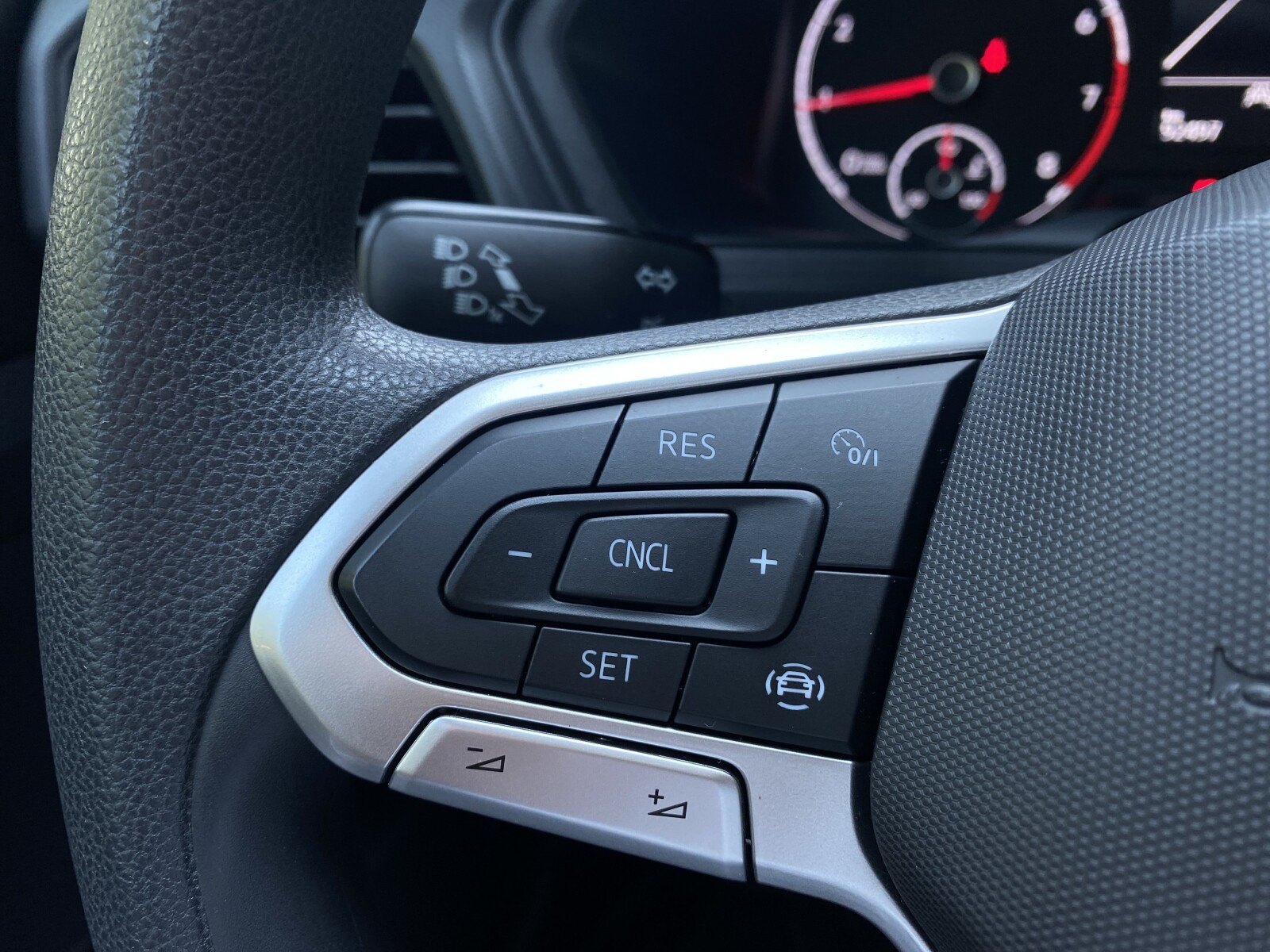 Volkswagen T-Cross - zdjęcie 13