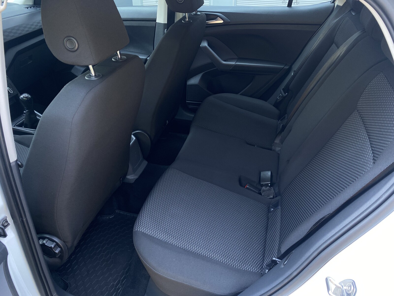 Volkswagen T-Cross - zdjęcie 23