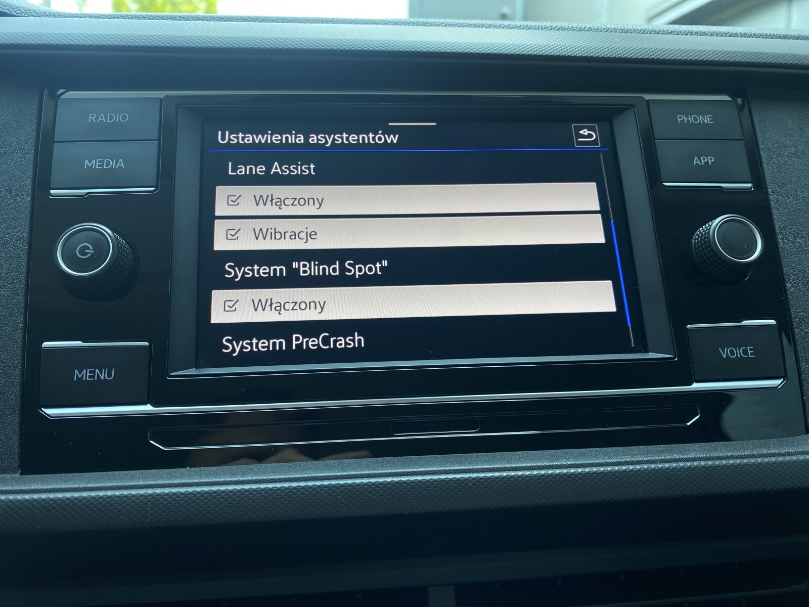 Volkswagen T-Cross - zdjęcie 22