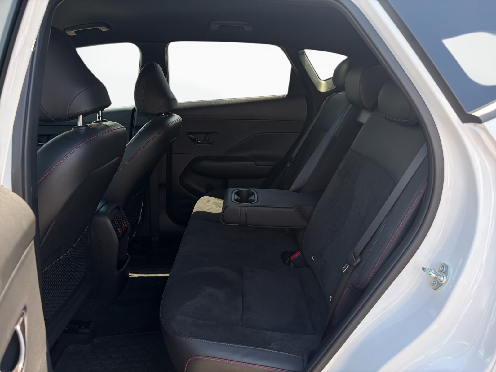 Hyundai Kona - zdjęcie 24