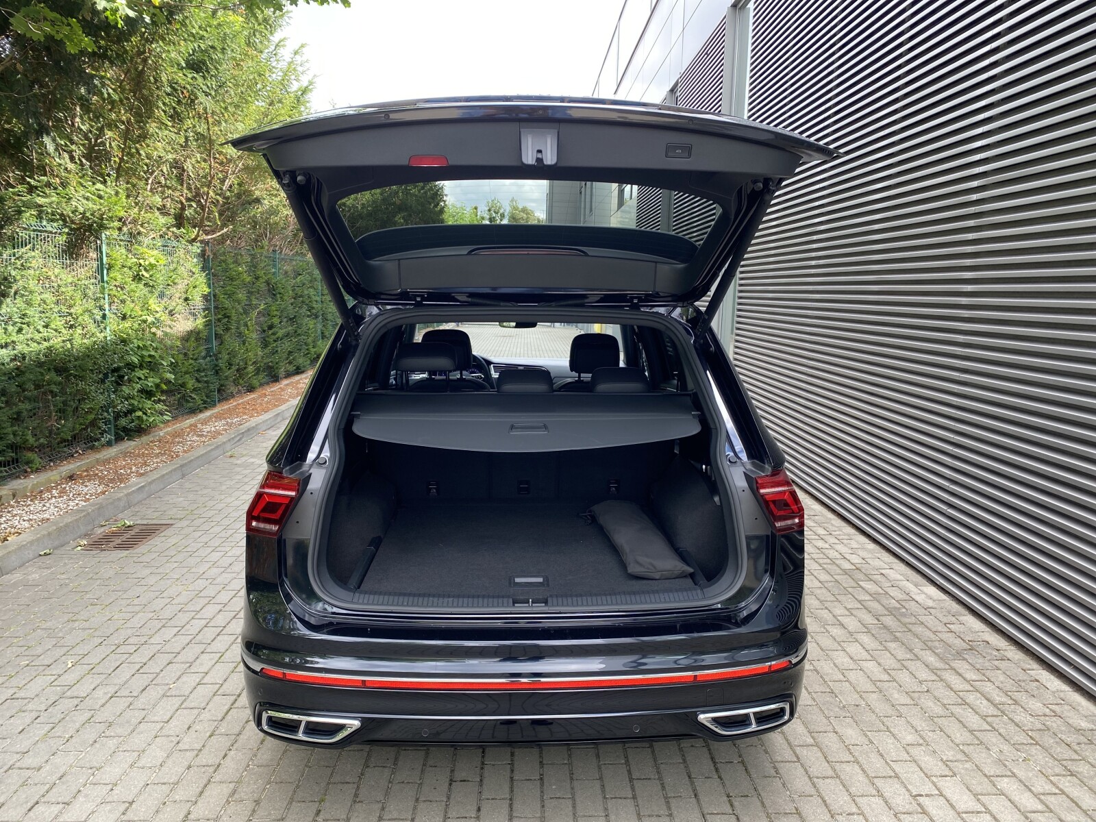 Volkswagen Tiguan Allspace - zdjęcie 36