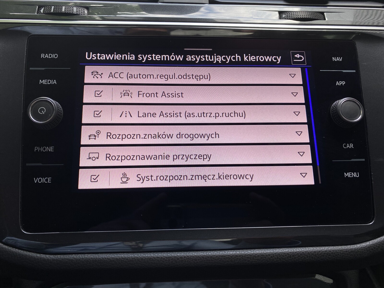 Volkswagen Tiguan Allspace - zdjęcie 23