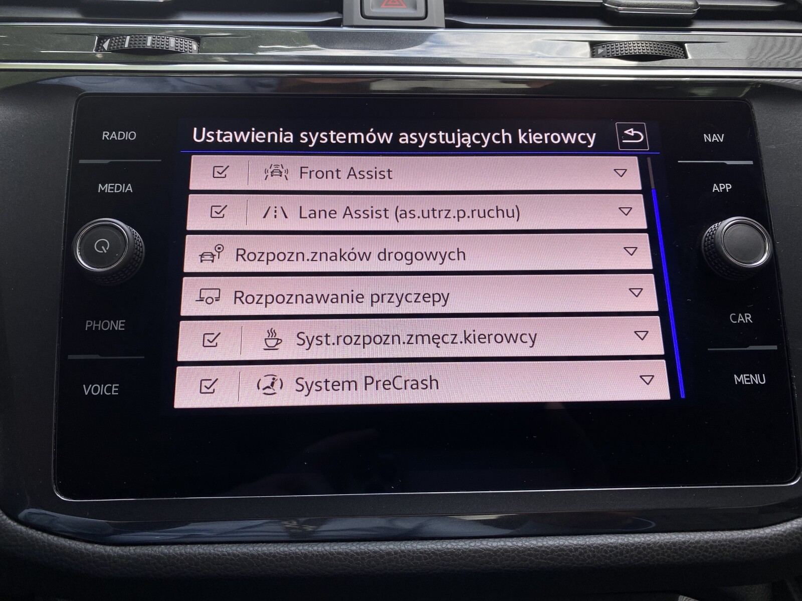 Volkswagen Tiguan Allspace - zdjęcie 24
