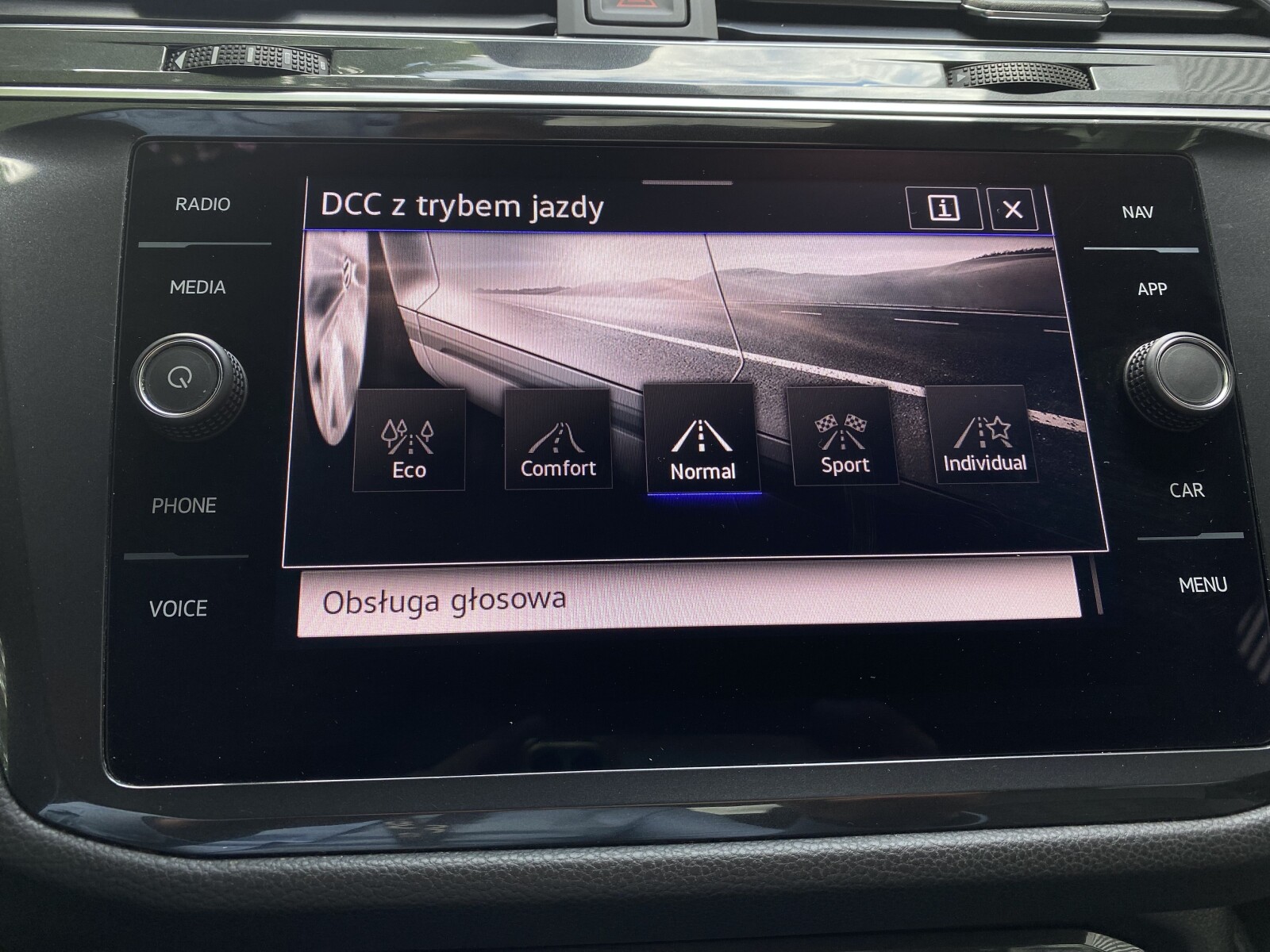 Volkswagen Tiguan Allspace - zdjęcie 21