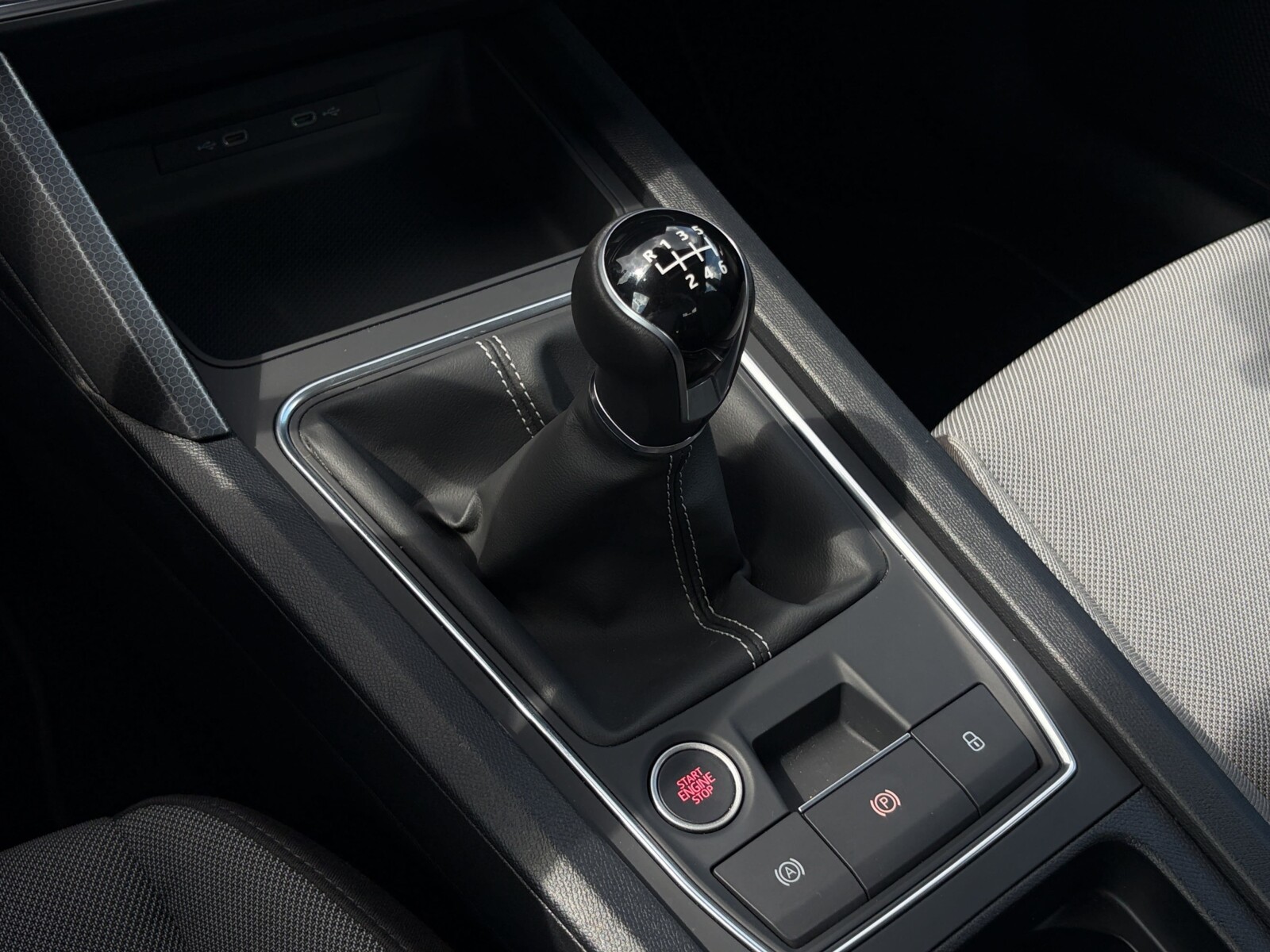 Seat Leon - zdjęcie 18