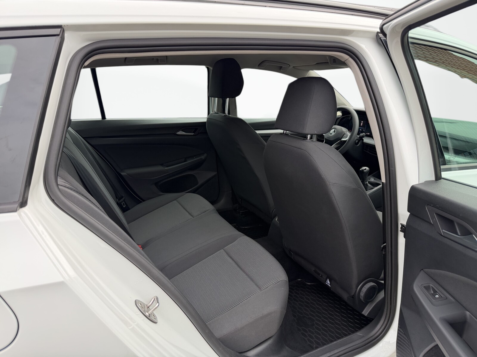Volkswagen Golf Variant - zdjęcie 31