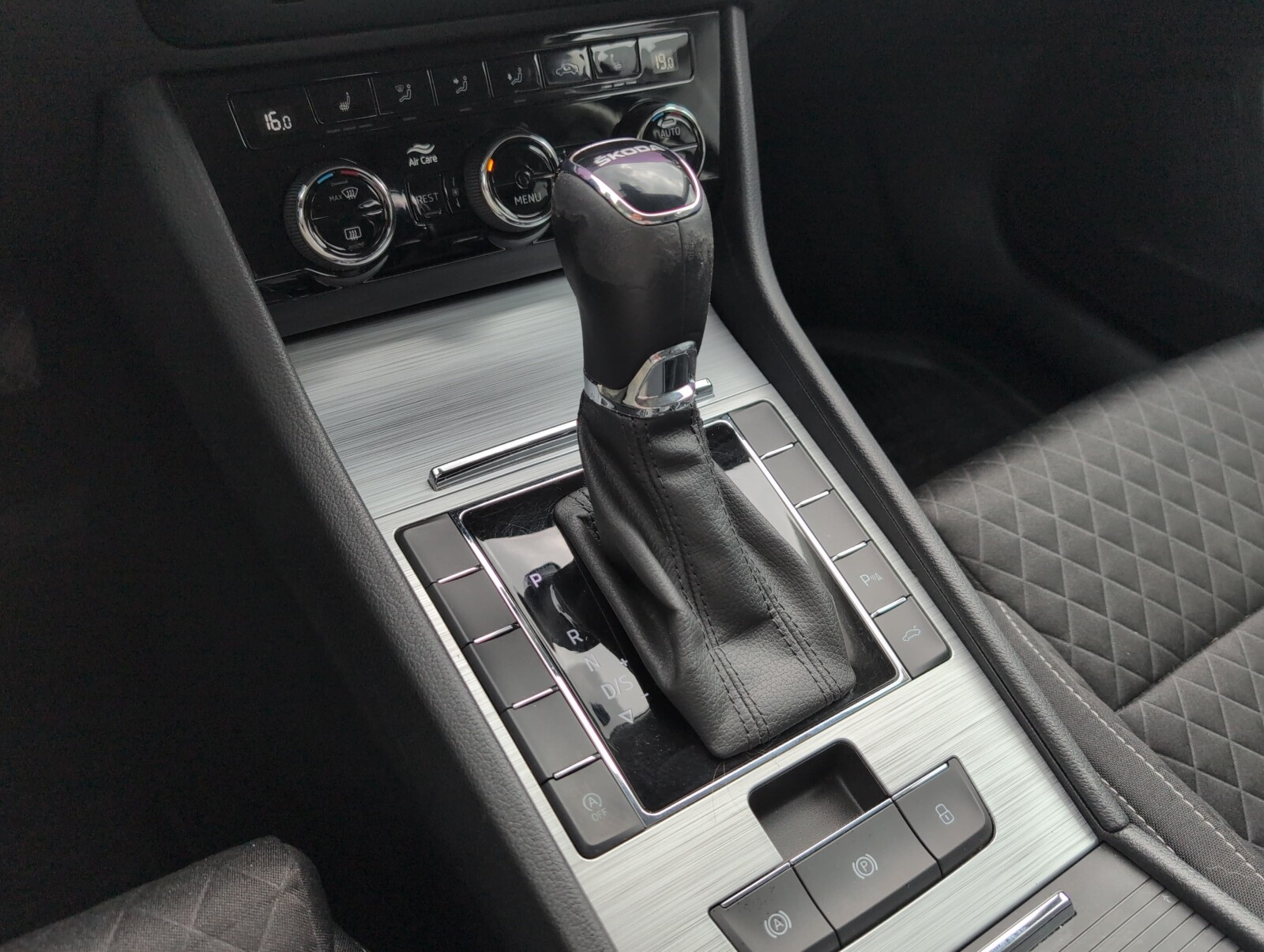 Škoda Superb - zdjęcie 33