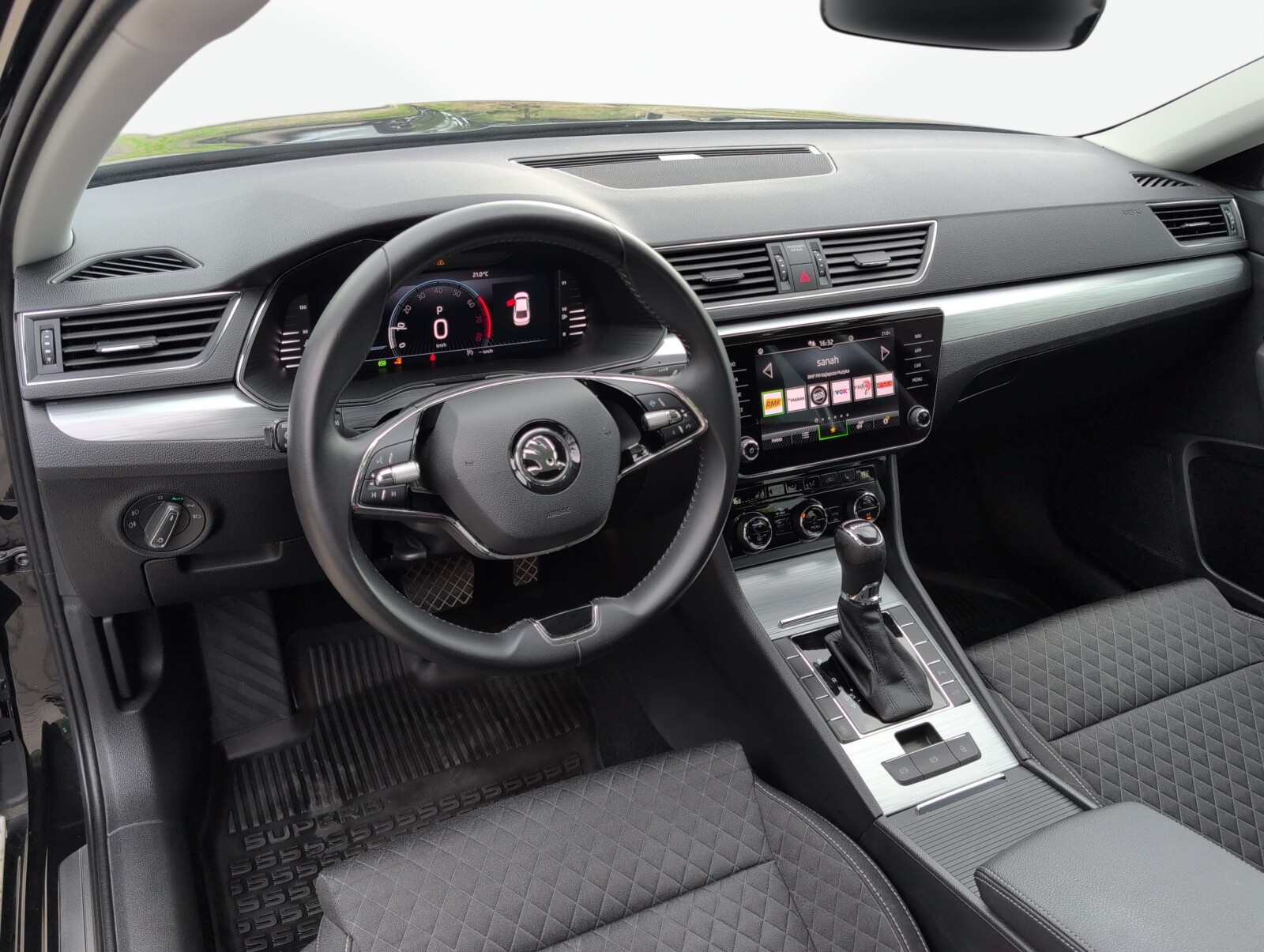 Škoda Superb - zdjęcie 19