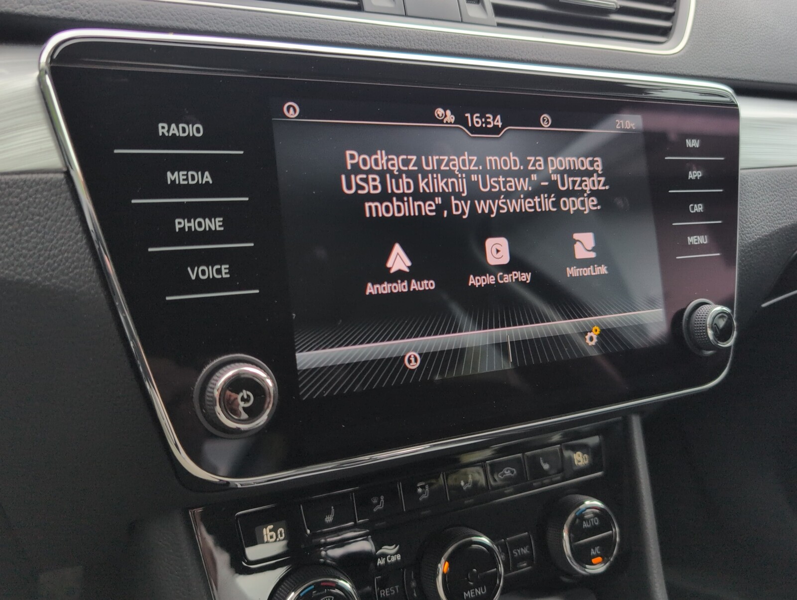 Škoda Superb - zdjęcie 27