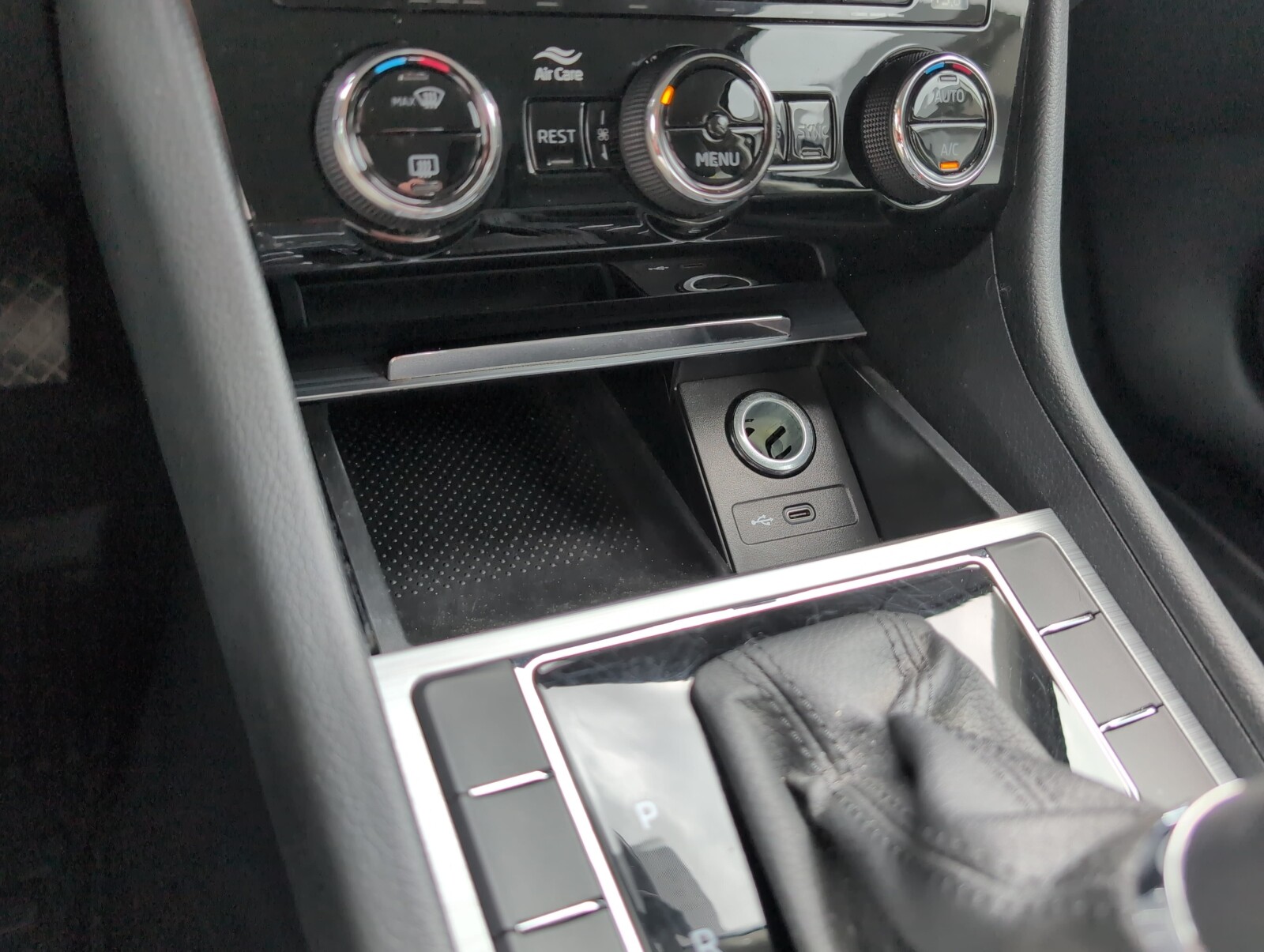 Škoda Superb - zdjęcie 32