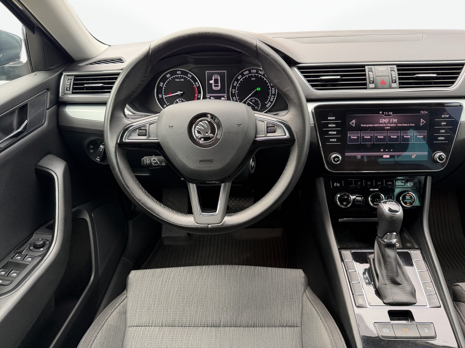 Škoda Superb Combi - zdjęcie 18