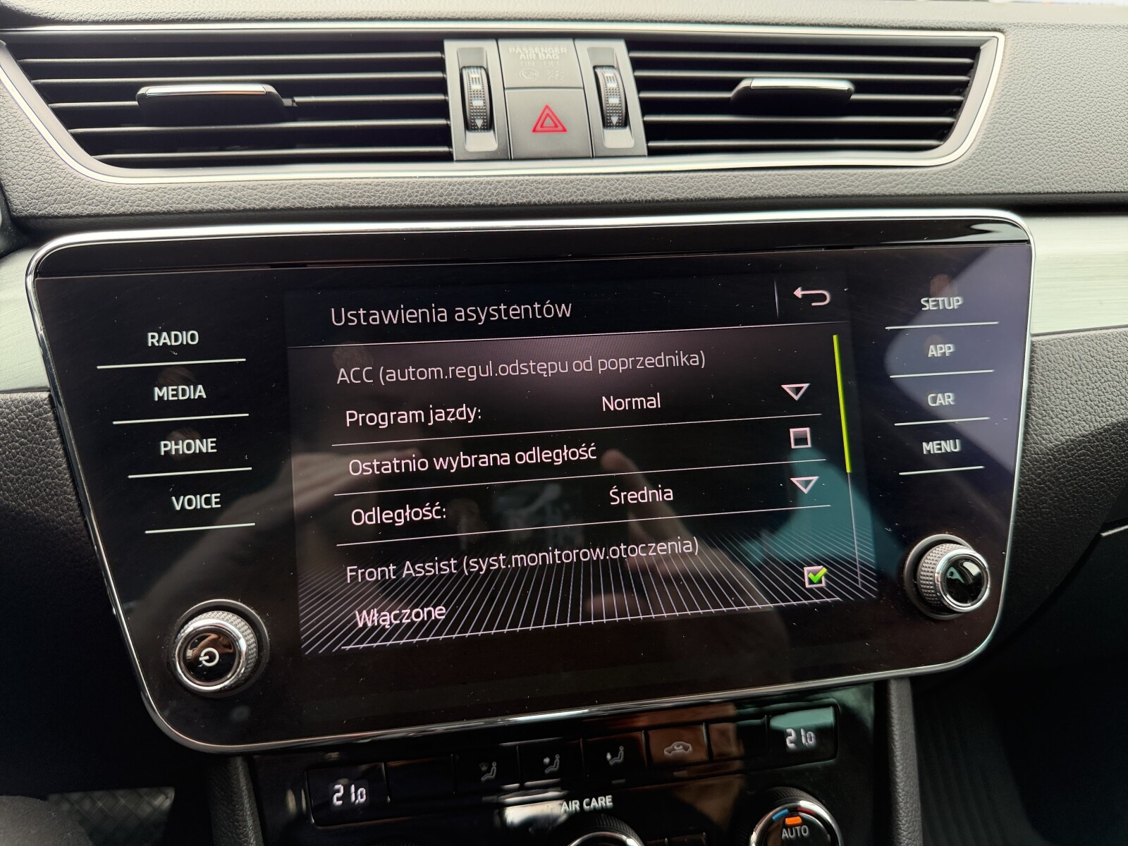 Škoda Superb Combi - zdjęcie 28