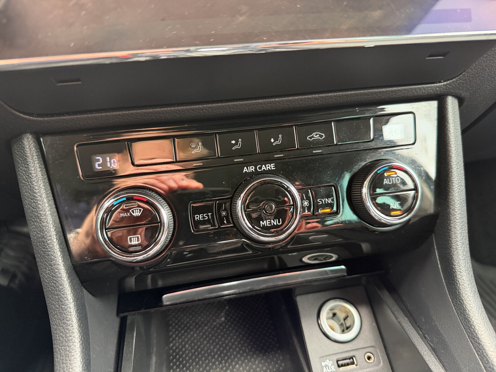 Škoda Superb Combi - zdjęcie 22