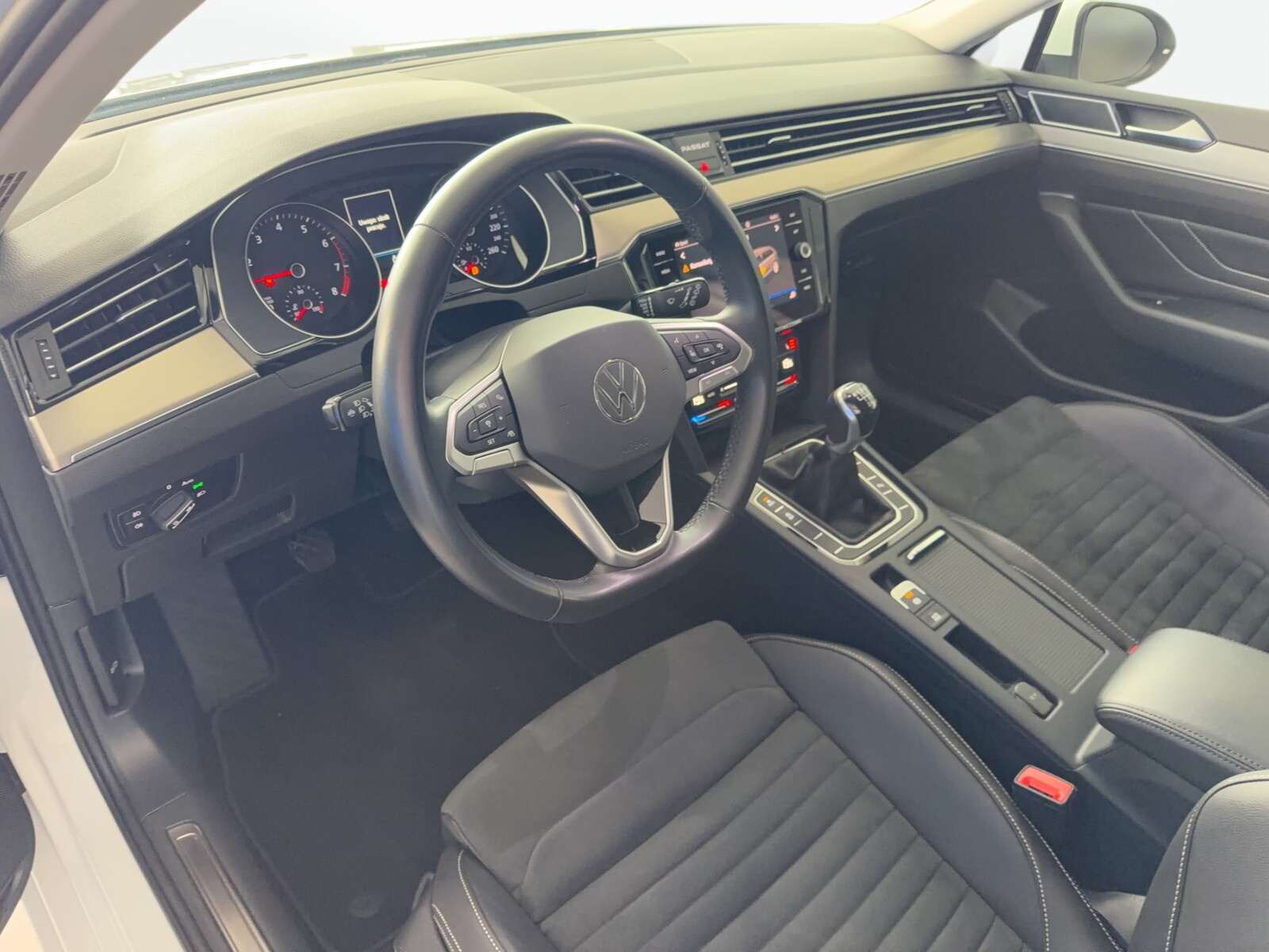 Volkswagen Passat Variant - zdjęcie 9