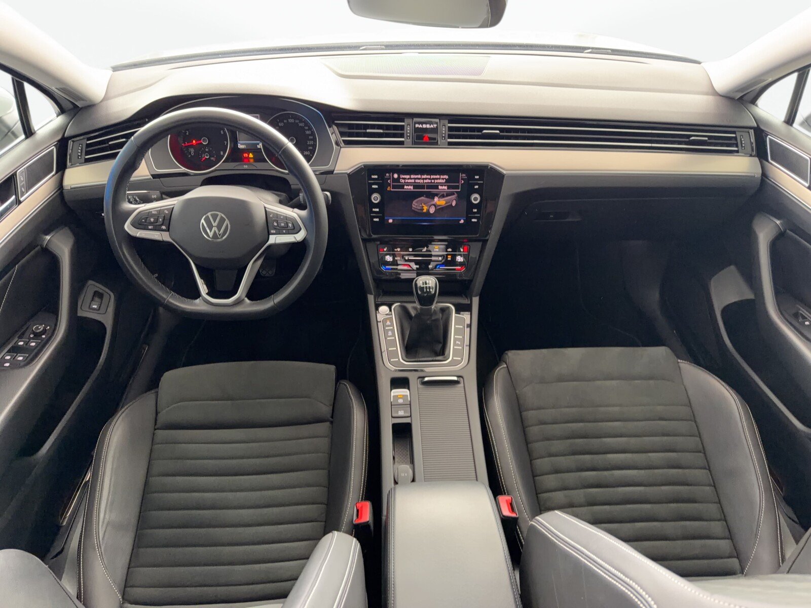 Volkswagen Passat Variant - zdjęcie 22
