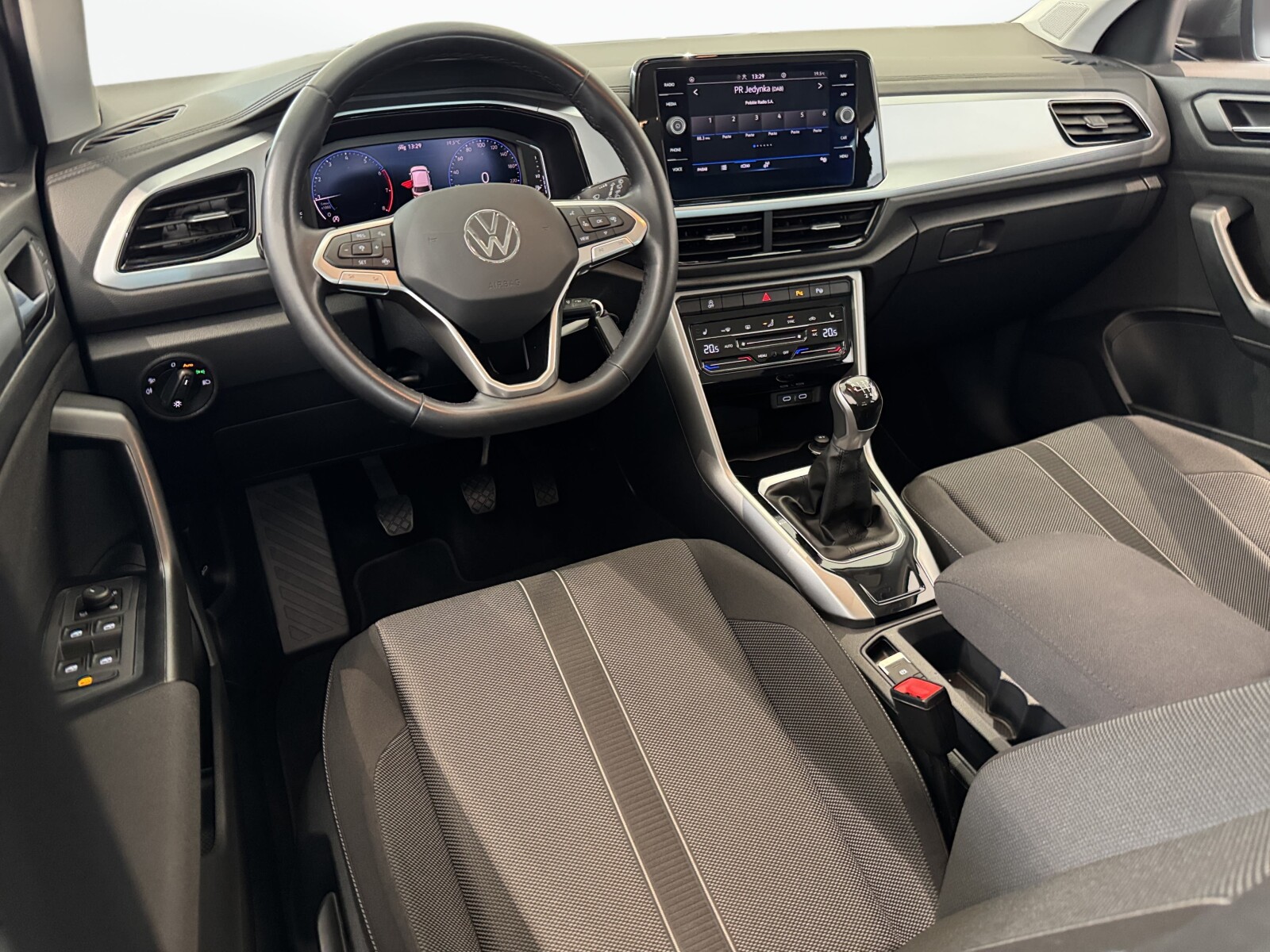 Volkswagen T-Roc - zdjęcie 12